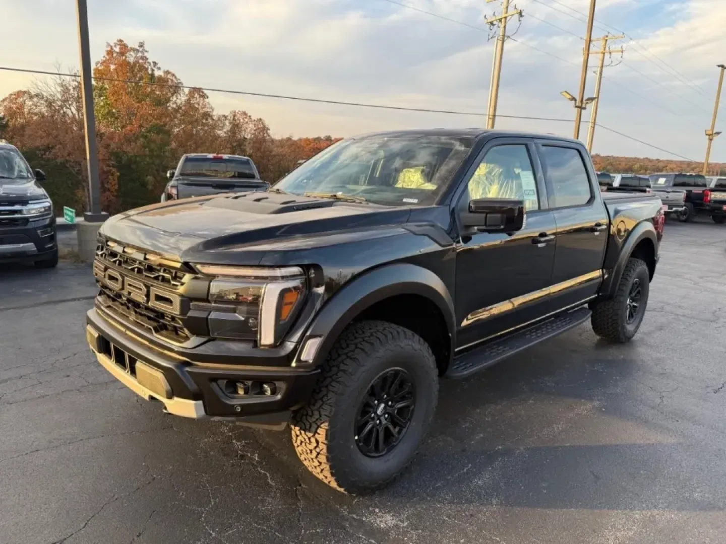 2025 /Black Ford F-150 Raptor (1FTFW1RG4SF) with an 3.5L V6 EcoBoost High Output engine, Automatic transmission, located at 12836 Highway 21, De Soto, MO, 63020, (636) 337-7777, 38.151867, -90.575615 - Are you ready to elevate your weekend adventures or tackle those tough commutes in style and power? Look no further than the exceptional 2025 Ford F-150 Raptor available at Pettus Ford De Soto. This rugged yet refined truck is the ultimate companion for anyone who craves both capability and comfort. - Photo#0