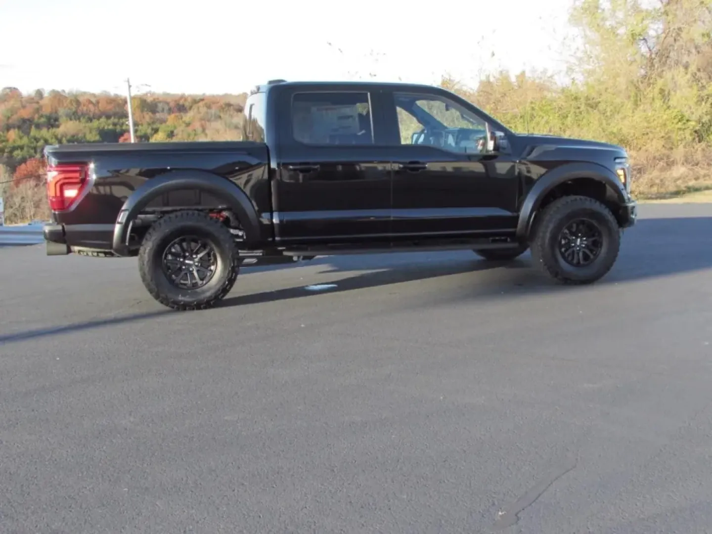 2025 /Black Ford F-150 Raptor (1FTFW1RG4SF) with an 3.5L V6 EcoBoost High Output engine, Automatic transmission, located at 12836 Highway 21, De Soto, MO, 63020, (636) 337-7777, 38.151867, -90.575615 - Are you ready to elevate your weekend adventures or tackle those tough commutes in style and power? Look no further than the exceptional 2025 Ford F-150 Raptor available at Pettus Ford De Soto. This rugged yet refined truck is the ultimate companion for anyone who craves both capability and comfort. - Photo#7