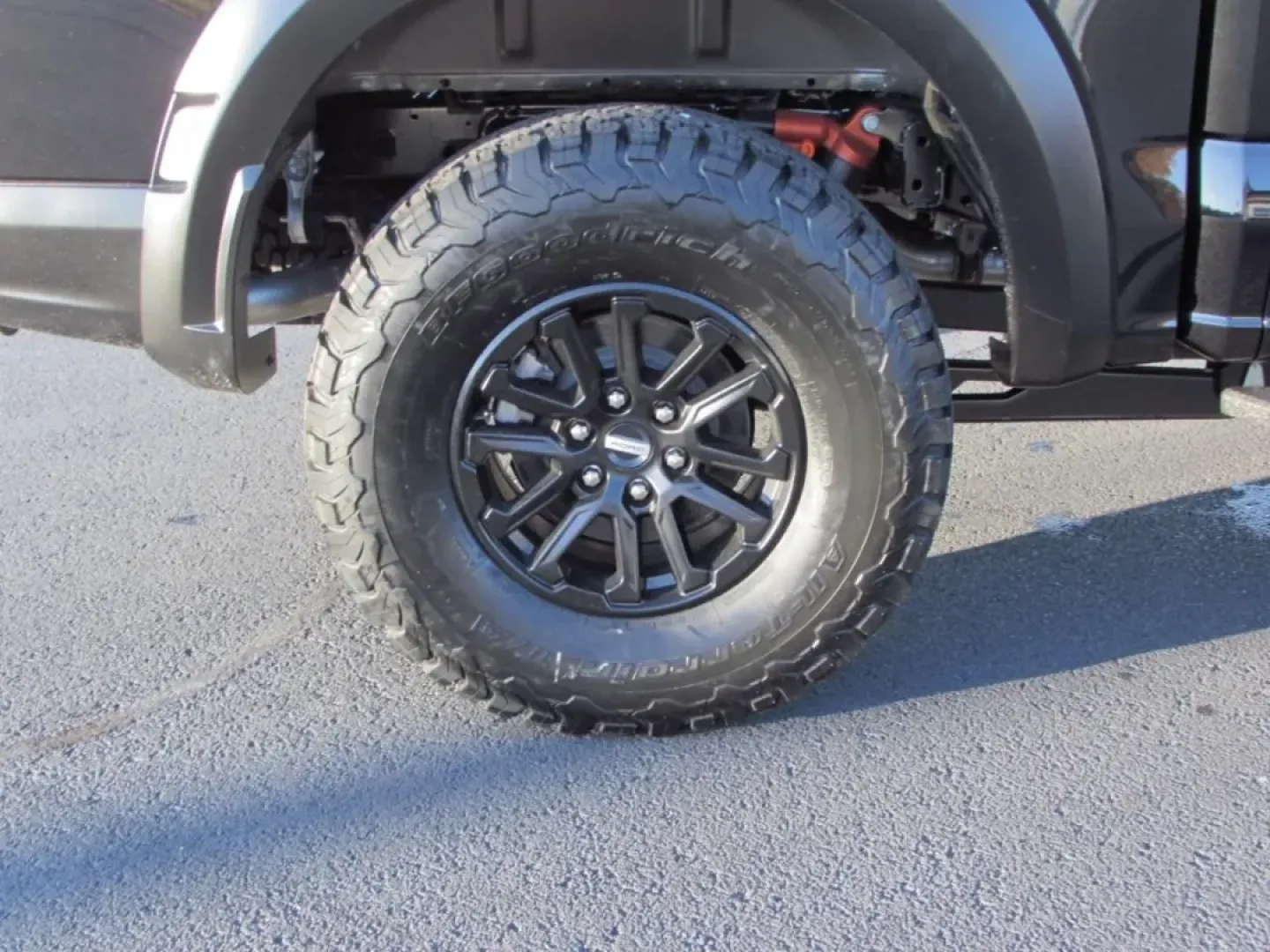 2025 /Black Ford F-150 Raptor (1FTFW1RG4SF) with an 3.5L V6 EcoBoost High Output engine, Automatic transmission, located at 12836 Highway 21, De Soto, MO, 63020, (636) 337-7777, 38.151867, -90.575615 - Are you ready to elevate your weekend adventures or tackle those tough commutes in style and power? Look no further than the exceptional 2025 Ford F-150 Raptor available at Pettus Ford De Soto. This rugged yet refined truck is the ultimate companion for anyone who craves both capability and comfort. - Photo#9