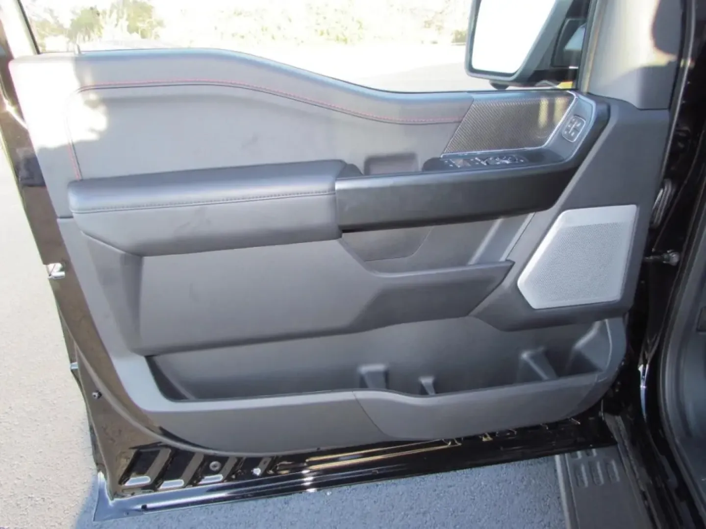 2025 /Black Ford F-150 Raptor (1FTFW1RG4SF) with an 3.5L V6 EcoBoost High Output engine, Automatic transmission, located at 12836 Highway 21, De Soto, MO, 63020, (636) 337-7777, 38.151867, -90.575615 - Are you ready to elevate your weekend adventures or tackle those tough commutes in style and power? Look no further than the exceptional 2025 Ford F-150 Raptor available at Pettus Ford De Soto. This rugged yet refined truck is the ultimate companion for anyone who craves both capability and comfort. - Photo#14