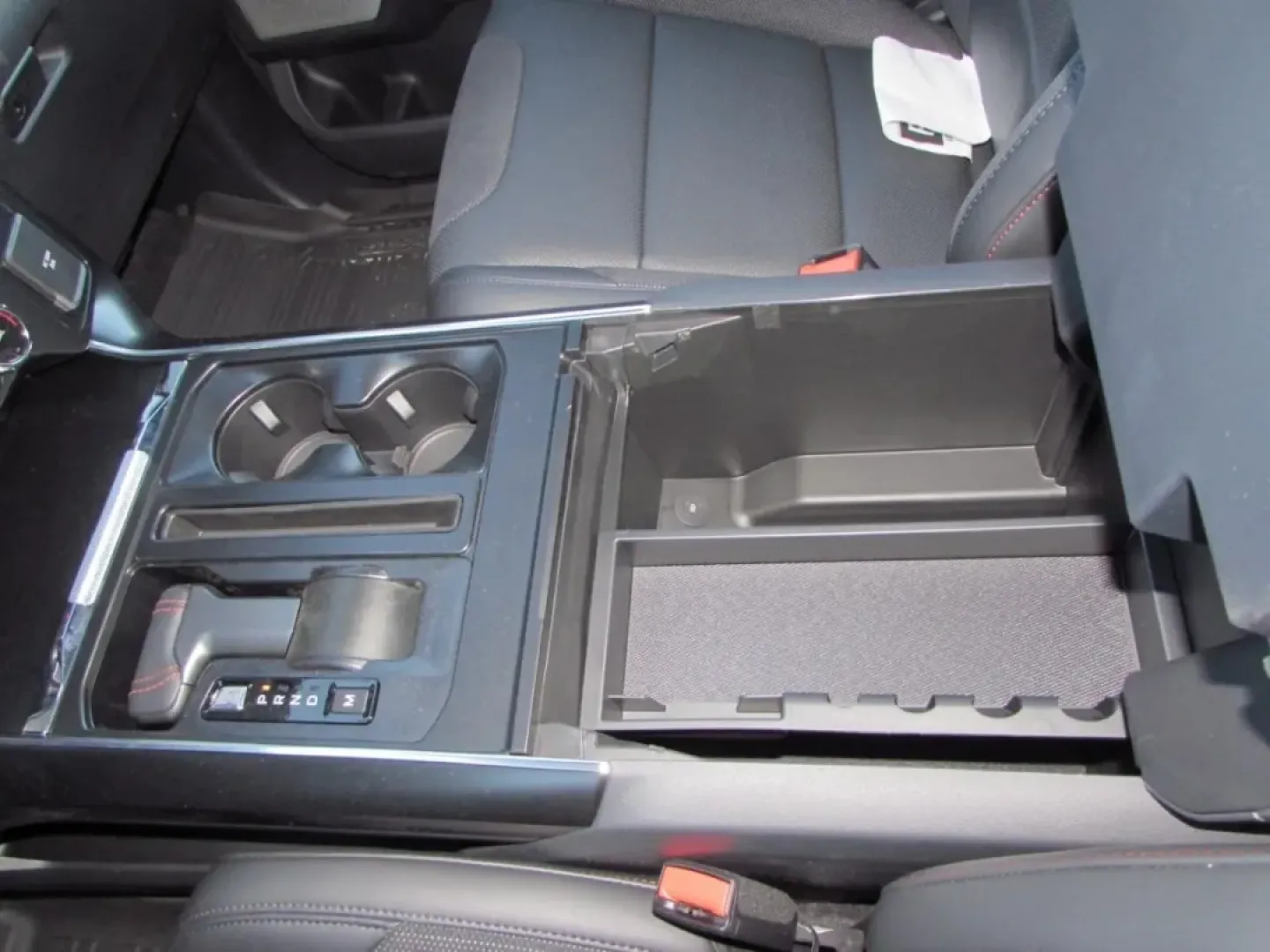 2025 /Black Ford F-150 Raptor (1FTFW1RG4SF) with an 3.5L V6 EcoBoost High Output engine, Automatic transmission, located at 12836 Highway 21, De Soto, MO, 63020, (636) 337-7777, 38.151867, -90.575615 - Are you ready to elevate your weekend adventures or tackle those tough commutes in style and power? Look no further than the exceptional 2025 Ford F-150 Raptor available at Pettus Ford De Soto. This rugged yet refined truck is the ultimate companion for anyone who craves both capability and comfort. - Photo#27