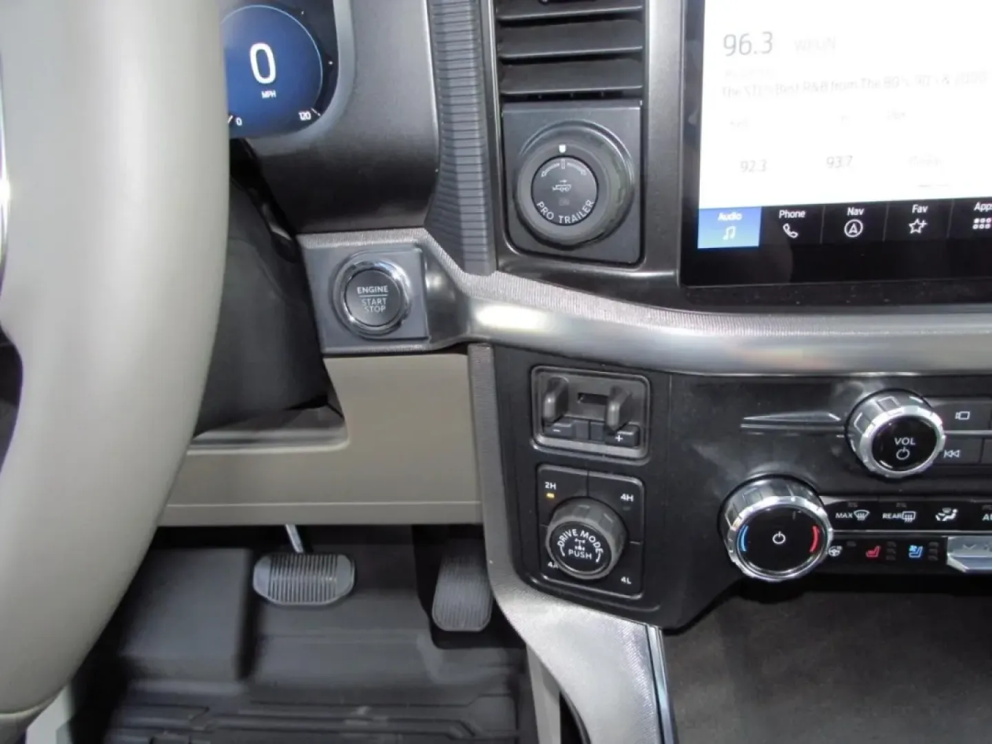 2025 /Smoked Truffle Ford F-150 Platinum (1FTFW7LD0SF) with an 3.5L V6 engine, located at 12836 Highway 21, De Soto, MO, 63020, (636) 337-7777, 38.151867, -90.575615 - **Unleash the Power of Possibility: Your Adventure Awaits with the 2025 Ford F-150 Platinum**<br /> <br /> Are you ready to elevate your lifestyle and take on the road ahead? Look no further than this stunning 2025 Ford F-150 Platinum, perfectly designed for both work and play. Whether you're naviga - Photo#24