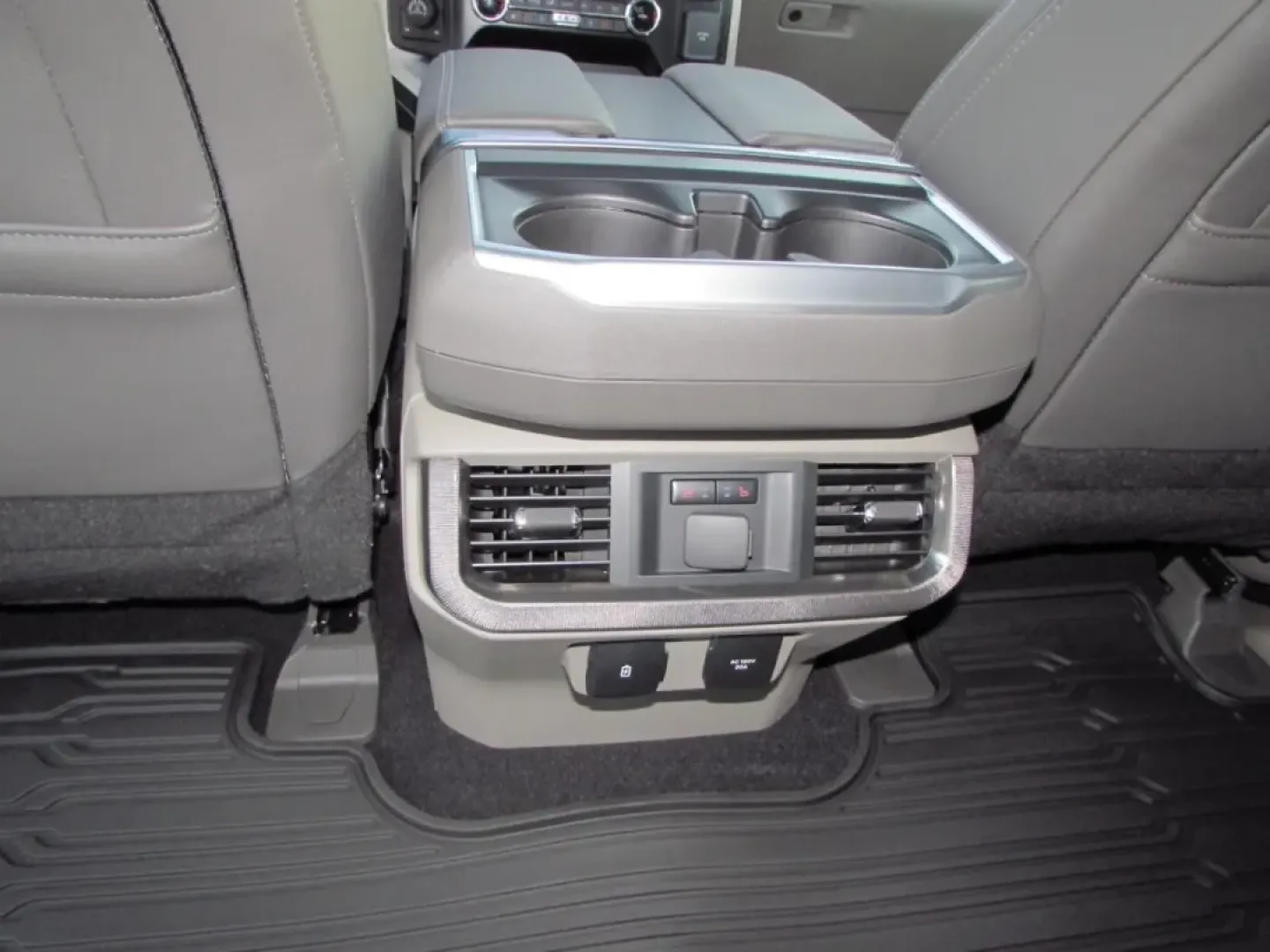 2025 /Smoked Truffle Ford F-150 Platinum (1FTFW7LD0SF) with an 3.5L V6 engine, located at 12836 Highway 21, De Soto, MO, 63020, (636) 337-7777, 38.151867, -90.575615 - **Unleash the Power of Possibility: Your Adventure Awaits with the 2025 Ford F-150 Platinum**<br /> <br /> Are you ready to elevate your lifestyle and take on the road ahead? Look no further than this stunning 2025 Ford F-150 Platinum, perfectly designed for both work and play. Whether you're naviga - Photo#32