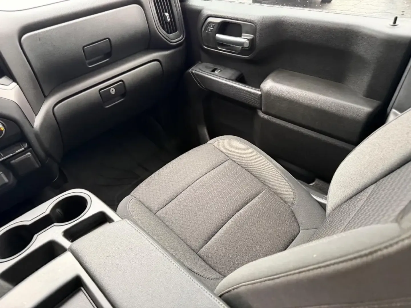 2022 /Jet Black Cloth Chevrolet Silverado 2500HD Custom (2GC4YME70N1) with an 6.6L V8 engine, located at 141 Commercial Dr, Fredericktown, MO, 63645, (573) 783-6432, 37.570087, -90.320648 - Are you ready to elevate your adventures and transform your daily commutes? Introducing the 2022 Chevrolet Silverado 2500HD, a robust truck designed for those who demand power, capability, and versatility without compromising on comfort. At Pettus Ford Fredericktown, your trusted OEM dealership loca - Photo#14