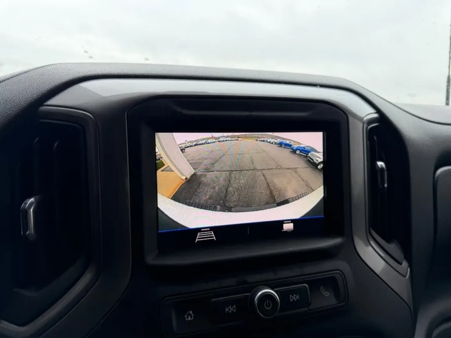 2022 /Jet Black Cloth Chevrolet Silverado 2500HD Custom (2GC4YME70N1) with an 6.6L V8 engine, located at 141 Commercial Dr, Fredericktown, MO, 63645, (573) 783-6432, 37.570087, -90.320648 - Are you ready to elevate your adventures and transform your daily commutes? Introducing the 2022 Chevrolet Silverado 2500HD, a robust truck designed for those who demand power, capability, and versatility without compromising on comfort. At Pettus Ford Fredericktown, your trusted OEM dealership loca - Photo#18