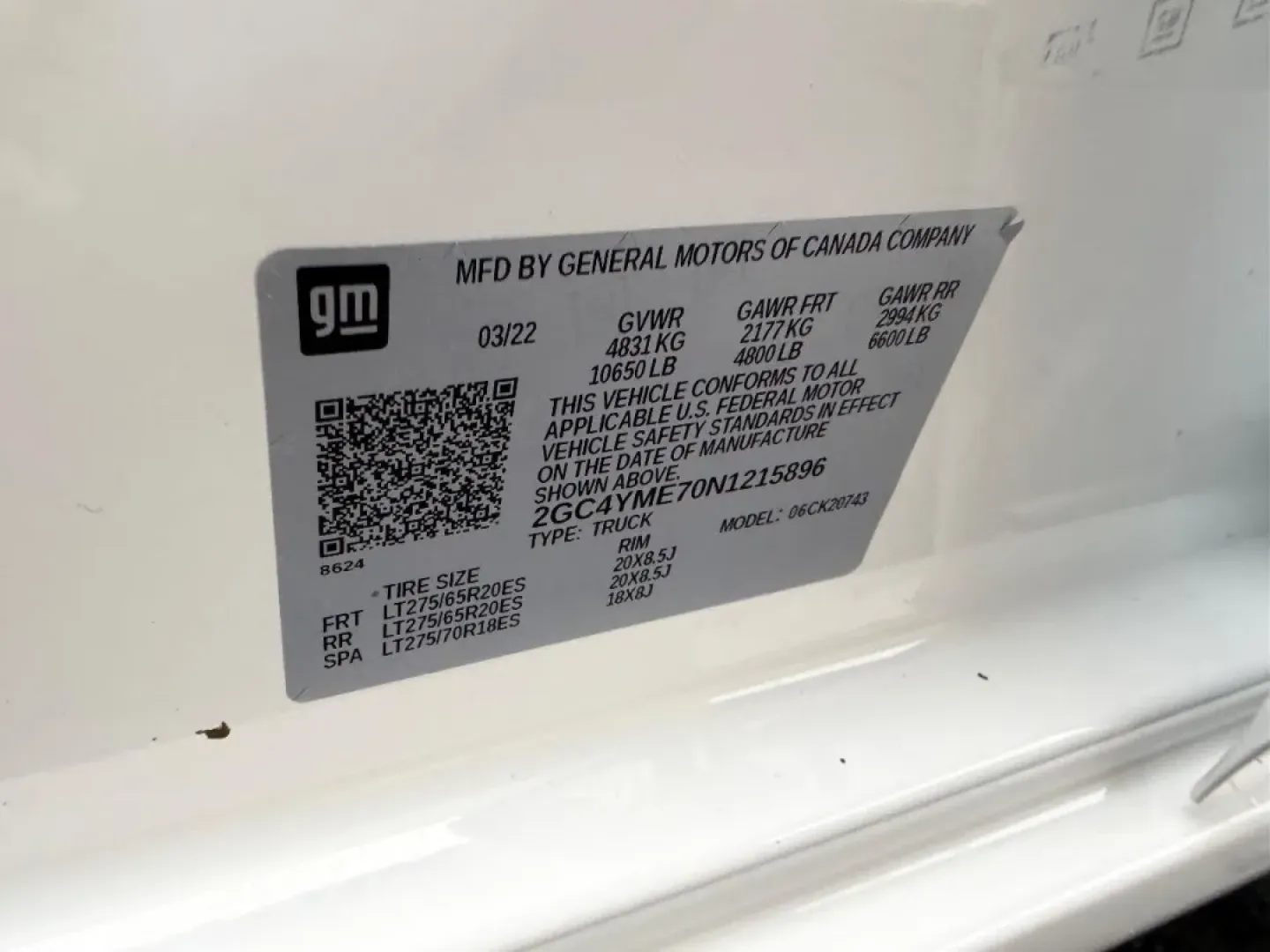 2022 /Jet Black Cloth Chevrolet Silverado 2500HD Custom (2GC4YME70N1) with an 6.6L V8 engine, located at 141 Commercial Dr, Fredericktown, MO, 63645, (573) 783-6432, 37.570087, -90.320648 - Are you ready to elevate your adventures and transform your daily commutes? Introducing the 2022 Chevrolet Silverado 2500HD, a robust truck designed for those who demand power, capability, and versatility without compromising on comfort. At Pettus Ford Fredericktown, your trusted OEM dealership loca - Photo#19