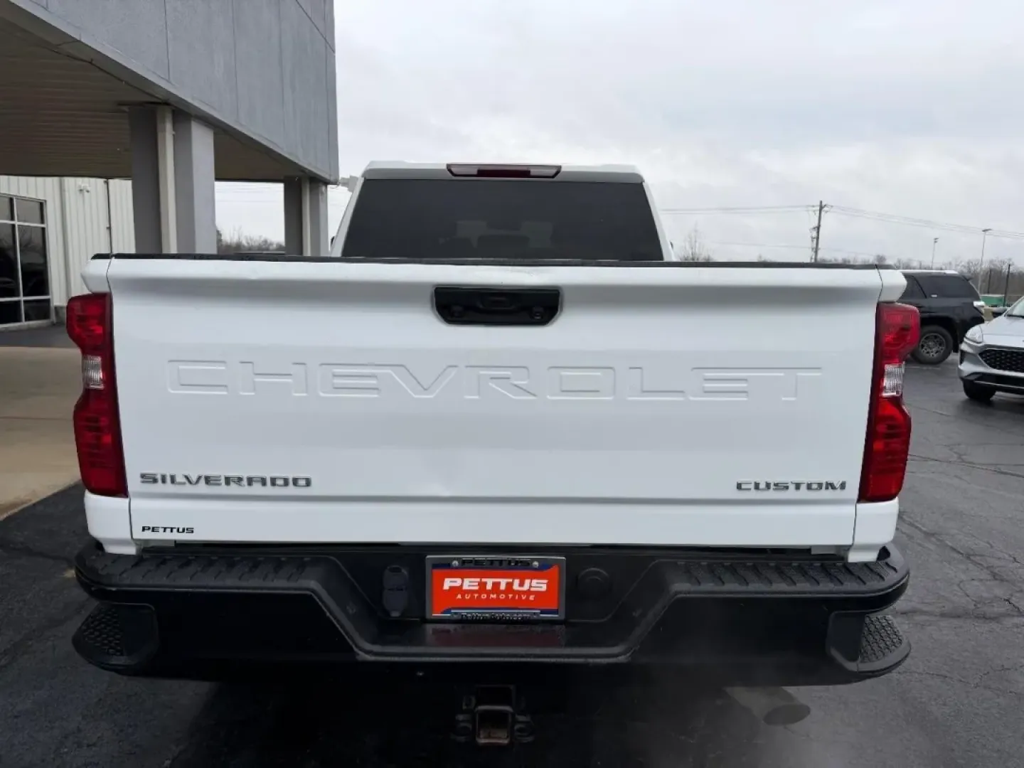 2022 /Jet Black Cloth Chevrolet Silverado 2500HD Custom (2GC4YME70N1) with an 6.6L V8 engine, located at 141 Commercial Dr, Fredericktown, MO, 63645, (573) 783-6432, 37.570087, -90.320648 - Are you ready to elevate your adventures and transform your daily commutes? Introducing the 2022 Chevrolet Silverado 2500HD, a robust truck designed for those who demand power, capability, and versatility without compromising on comfort. At Pettus Ford Fredericktown, your trusted OEM dealership loca - Photo#3