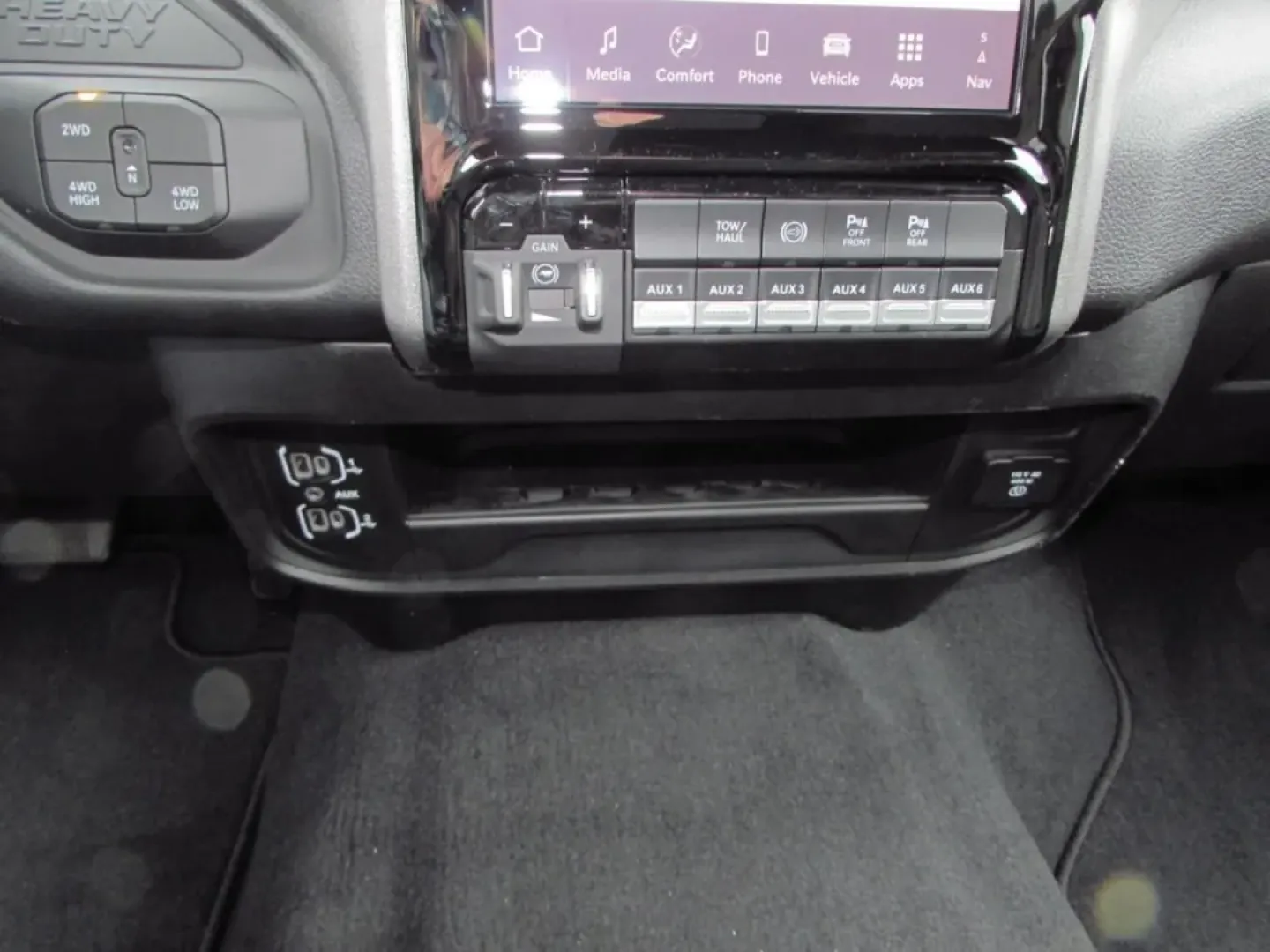 2026 /Black Ram 3500 Tradesman (3C63RRGLXTG) with an Other engine, located at 12830 Highway 21, De Soto, MO, 63020, (636) 337-7777, 38.153099, -90.573624 - **Unleash Your Adventure with the 2026 Ram 3500 Tradesman at Pettus CDJR DeSoto!**<br /> <br /> Are you ready to elevate your daily drive and tackle your weekend adventures with unrivaled power and performance? Look no further than the stunning 2026 Ram 3500 Tradesman, now available at Pettus CDJR D - Photo#27