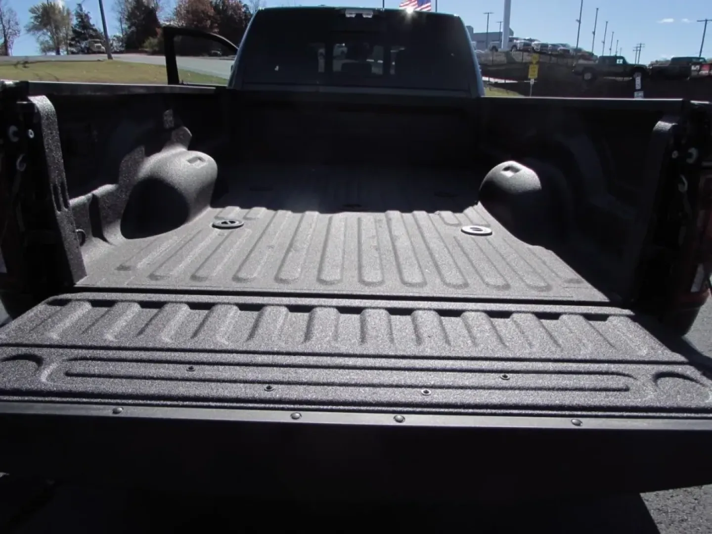 2026 /Black Ram 3500 Big Horn (3C63RRHL1TG) with an Other engine, located at 12830 Highway 21, De Soto, MO, 63020, (636) 337-7777, 38.153099, -90.573624 - **Unleash Adventure with the 2026 Ram 3500 Big Horn Your Ultimate Workhorse!**<br /> <br /> Are you ready to elevate your lifestyle and tackle any challenge that comes your way? Whether you're a weekend warrior seeking thrilling adventures, a tradesperson needing reliable performance, or a growing - Photo#14