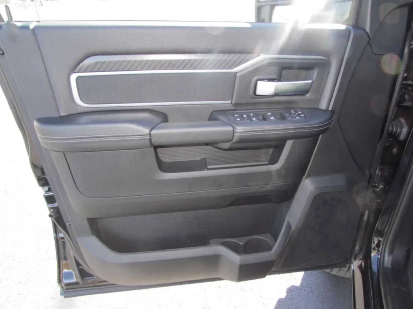 2026 /Black Ram 3500 Big Horn (3C63RRHL1TG) with an Other engine, located at 12830 Highway 21, De Soto, MO, 63020, (636) 337-7777, 38.153099, -90.573624 - **Unleash Adventure with the 2026 Ram 3500 Big Horn Your Ultimate Workhorse!**<br /> <br /> Are you ready to elevate your lifestyle and tackle any challenge that comes your way? Whether you're a weekend warrior seeking thrilling adventures, a tradesperson needing reliable performance, or a growing - Photo#16