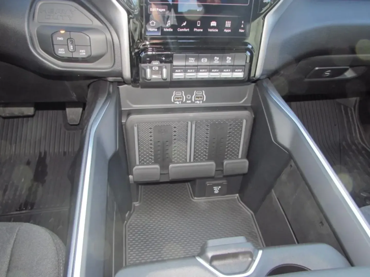 2026 /Black Ram 3500 Big Horn (3C63RRHL1TG) with an Other engine, located at 12830 Highway 21, De Soto, MO, 63020, (636) 337-7777, 38.153099, -90.573624 - **Unleash Adventure with the 2026 Ram 3500 Big Horn Your Ultimate Workhorse!**<br /> <br /> Are you ready to elevate your lifestyle and tackle any challenge that comes your way? Whether you're a weekend warrior seeking thrilling adventures, a tradesperson needing reliable performance, or a growing - Photo#27