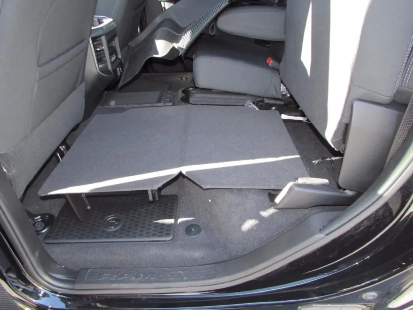 2026 /Black Ram 3500 Big Horn (3C63RRHL1TG) with an Other engine, located at 12830 Highway 21, De Soto, MO, 63020, (636) 337-7777, 38.153099, -90.573624 - **Unleash Adventure with the 2026 Ram 3500 Big Horn Your Ultimate Workhorse!**<br /> <br /> Are you ready to elevate your lifestyle and tackle any challenge that comes your way? Whether you're a weekend warrior seeking thrilling adventures, a tradesperson needing reliable performance, or a growing - Photo#34