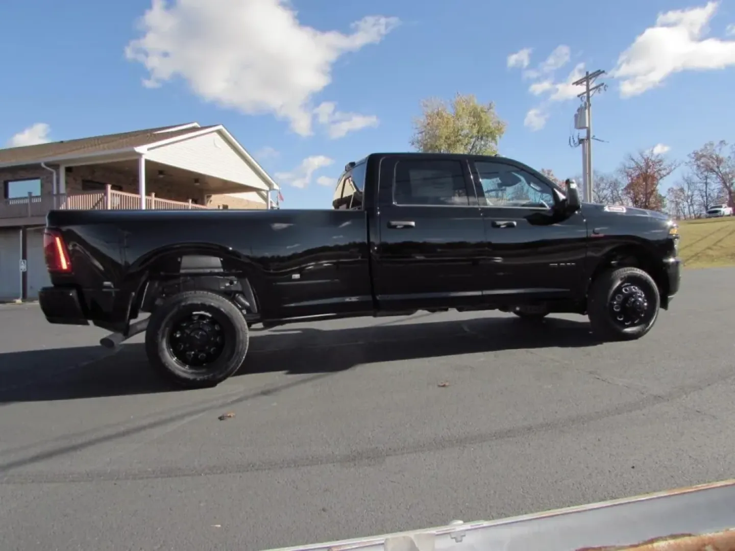 2026 /Black Ram 3500 Big Horn (3C63RRHL1TG) with an Other engine, located at 12830 Highway 21, De Soto, MO, 63020, (636) 337-7777, 38.153099, -90.573624 - **Unleash Adventure with the 2026 Ram 3500 Big Horn Your Ultimate Workhorse!**<br /> <br /> Are you ready to elevate your lifestyle and tackle any challenge that comes your way? Whether you're a weekend warrior seeking thrilling adventures, a tradesperson needing reliable performance, or a growing - Photo#7