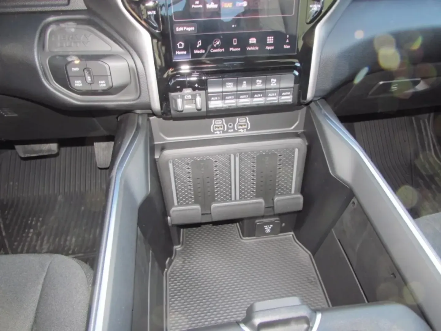 2026 /Black Ram 2500 Big Horn (3C6UR5DJ3TG) with an Other engine, located at 12830 Highway 21, De Soto, MO, 63020, (636) 337-7777, 38.153099, -90.573624 - Looking for a vehicle that can handle both your everyday needs and your weekend adventures? Look no further than the 2026 Ram 2500 Big Horn, available now at Pettus CDJR DeSoto, your trusted OEM dealership in De Soto, MO. With its robust capabilities, this truck is designed for those who crave depen - Photo#24