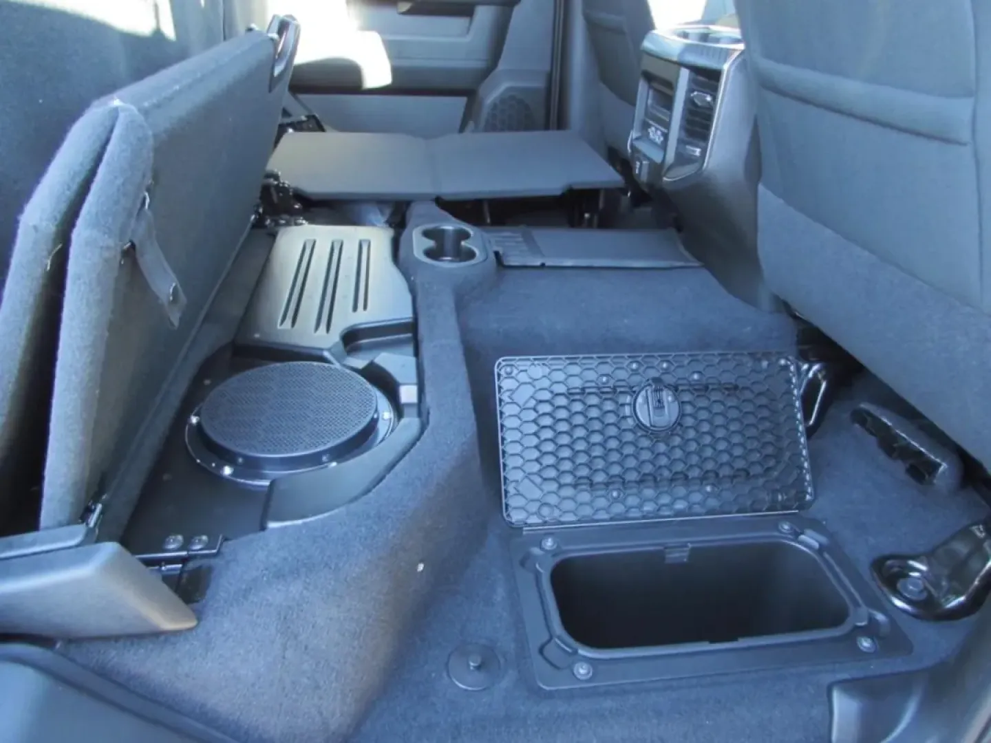 2026 /Black Ram 2500 Big Horn (3C6UR5DJ3TG) with an Other engine, located at 12830 Highway 21, De Soto, MO, 63020, (636) 337-7777, 38.153099, -90.573624 - Looking for a vehicle that can handle both your everyday needs and your weekend adventures? Look no further than the 2026 Ram 2500 Big Horn, available now at Pettus CDJR DeSoto, your trusted OEM dealership in De Soto, MO. With its robust capabilities, this truck is designed for those who crave depen - Photo#31