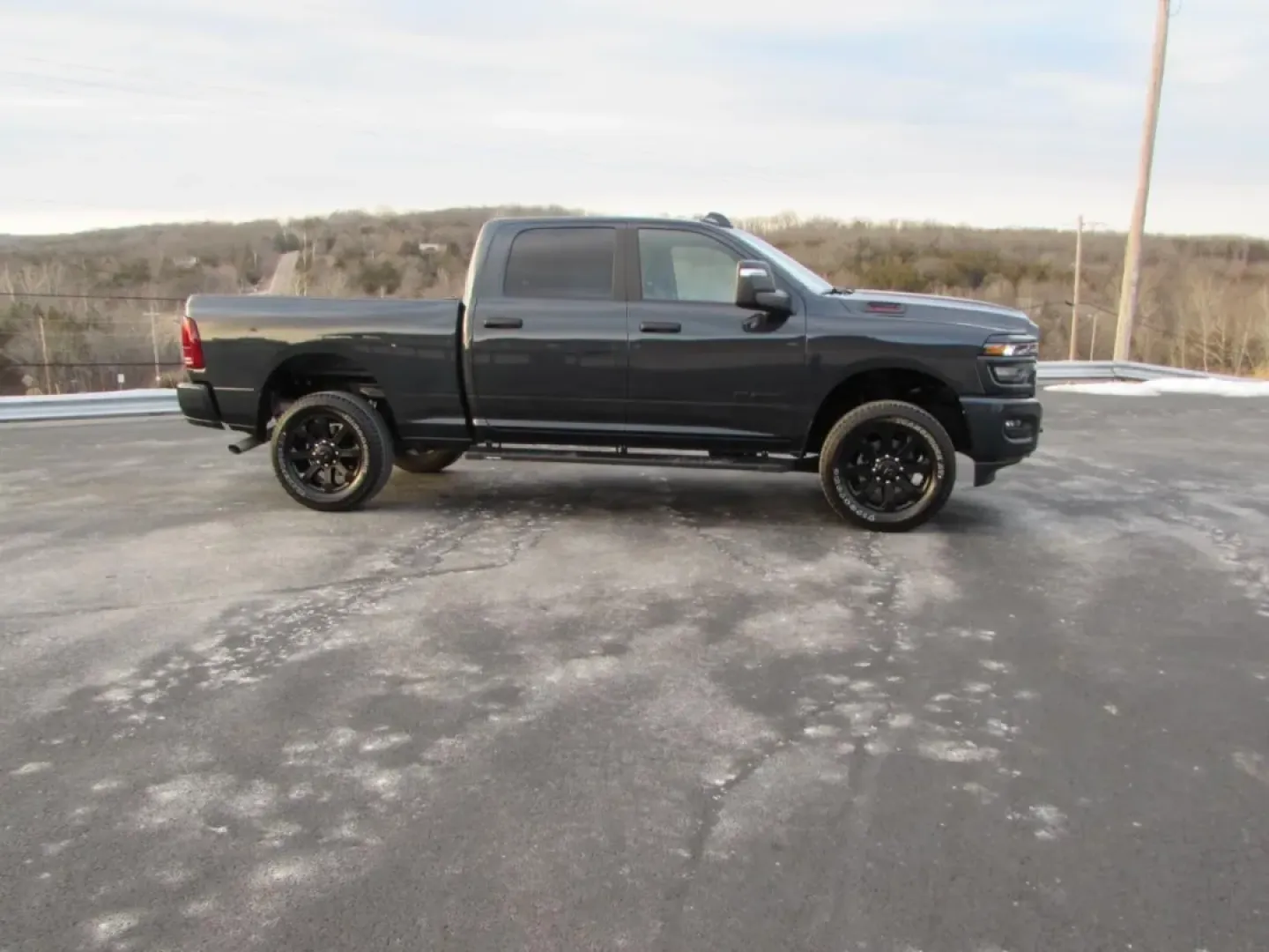 2026 /Black Ram 2500 Big Horn (3C6UR5DJ3TG) with an 6.4L V8 engine, 6A transmission, located at 12836 Highway 21, De Soto, MO, 63020, (636) 337-7777, 38.151867, -90.575615 - Looking for a vehicle that can handle both your everyday needs and your weekend adventures? Look no further than the 2026 Ram 2500 Big Horn, available now at Pettus CDJR DeSoto, your trusted OEM dealership in De Soto, MO. With its robust capabilities, this truck is designed for those who crave depen - Photo#7