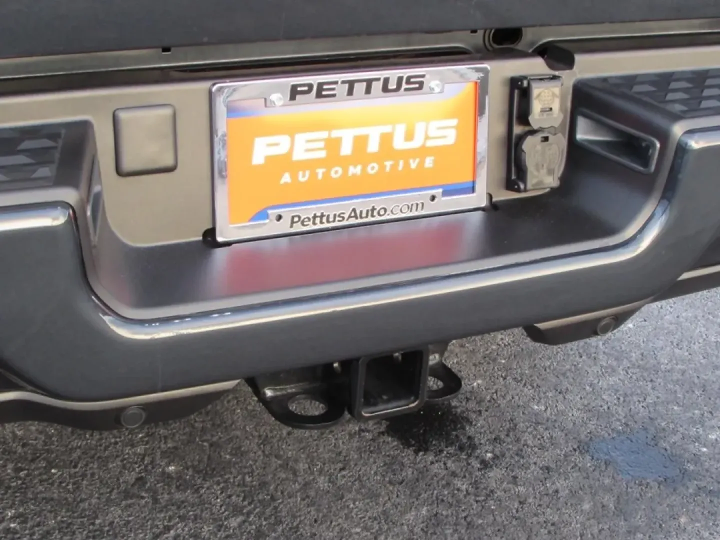 2026 /Black Ram 2500 Big Horn (3C6UR5DJ3TG) with an 6.4L V8 engine, 6A transmission, located at 12836 Highway 21, De Soto, MO, 63020, (636) 337-7777, 38.151867, -90.575615 - Looking for a vehicle that can handle both your everyday needs and your weekend adventures? Look no further than the 2026 Ram 2500 Big Horn, available now at Pettus CDJR DeSoto, your trusted OEM dealership in De Soto, MO. With its robust capabilities, this truck is designed for those who crave depen - Photo#12