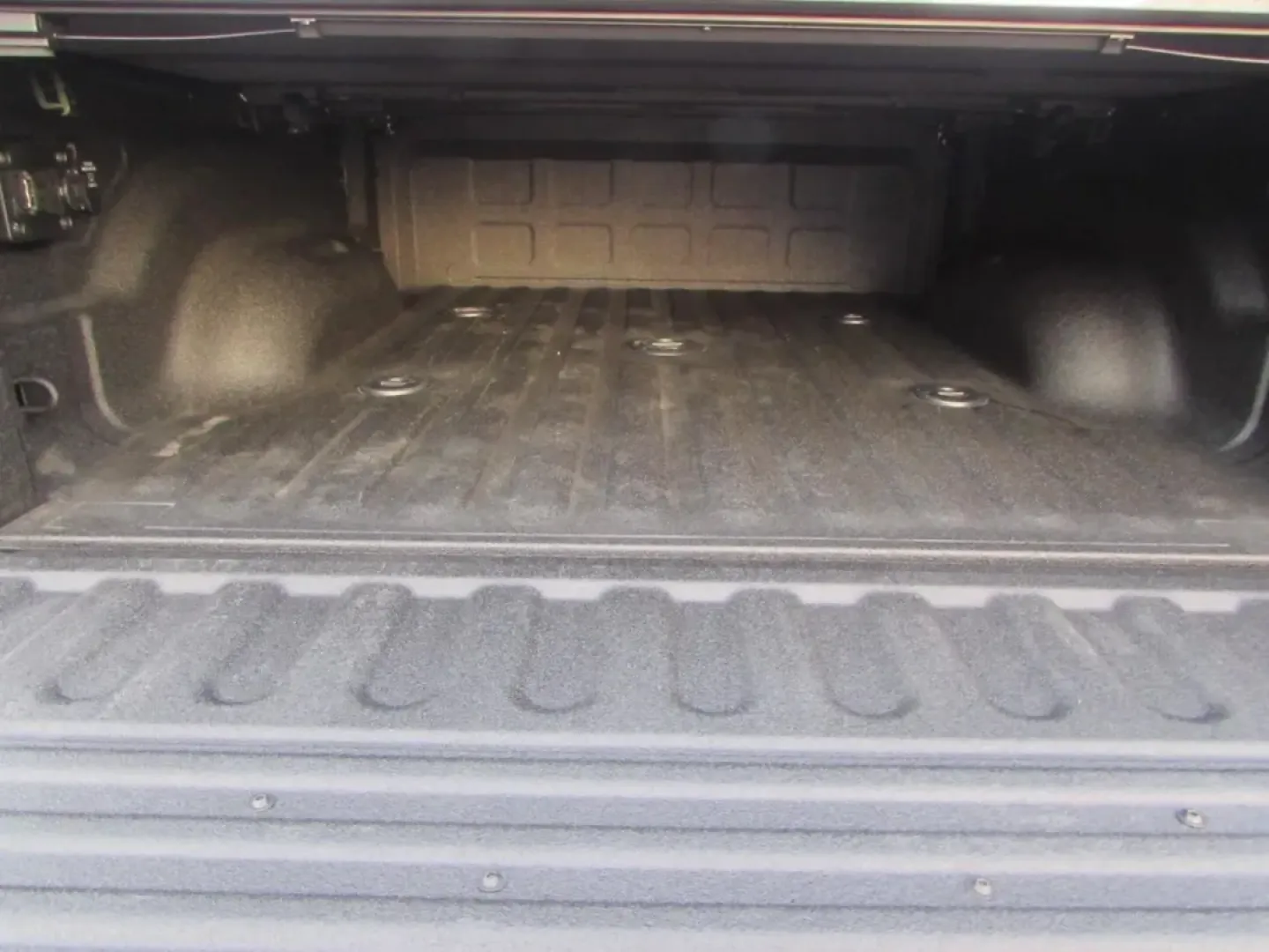 2026 /Black Ram 2500 Big Horn (3C6UR5DJ3TG) with an 6.4L V8 engine, 6A transmission, located at 12836 Highway 21, De Soto, MO, 63020, (636) 337-7777, 38.151867, -90.575615 - Looking for a vehicle that can handle both your everyday needs and your weekend adventures? Look no further than the 2026 Ram 2500 Big Horn, available now at Pettus CDJR DeSoto, your trusted OEM dealership in De Soto, MO. With its robust capabilities, this truck is designed for those who crave depen - Photo#13