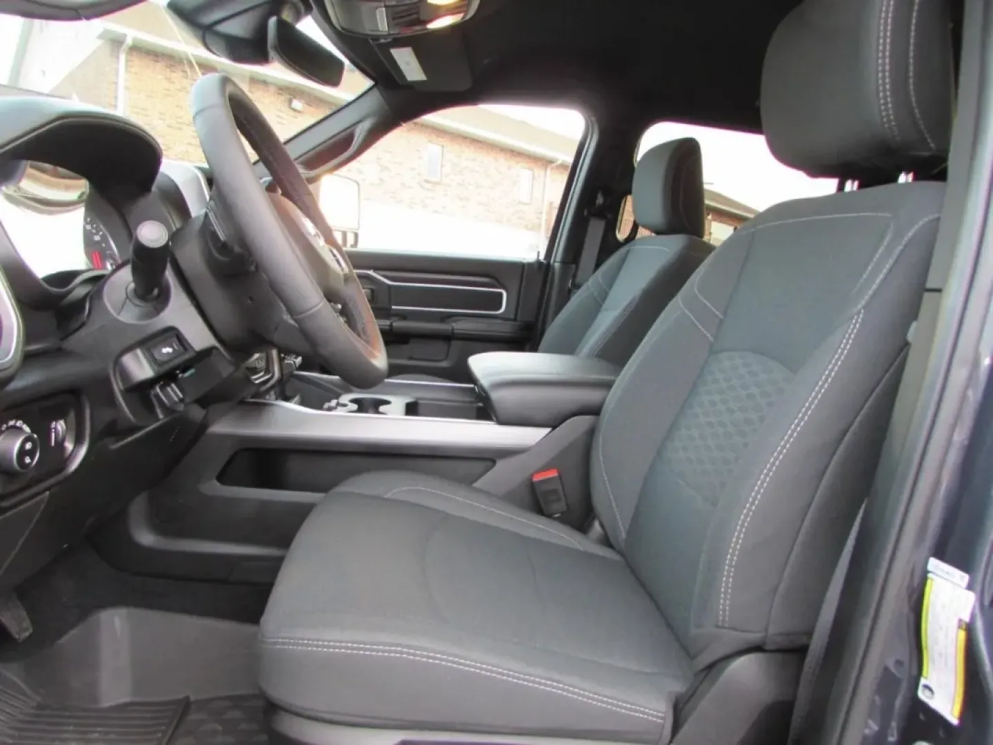 2026 /Black Ram 2500 Big Horn (3C6UR5DJ3TG) with an 6.4L V8 engine, 6A transmission, located at 12836 Highway 21, De Soto, MO, 63020, (636) 337-7777, 38.151867, -90.575615 - Looking for a vehicle that can handle both your everyday needs and your weekend adventures? Look no further than the 2026 Ram 2500 Big Horn, available now at Pettus CDJR DeSoto, your trusted OEM dealership in De Soto, MO. With its robust capabilities, this truck is designed for those who crave depen - Photo#16