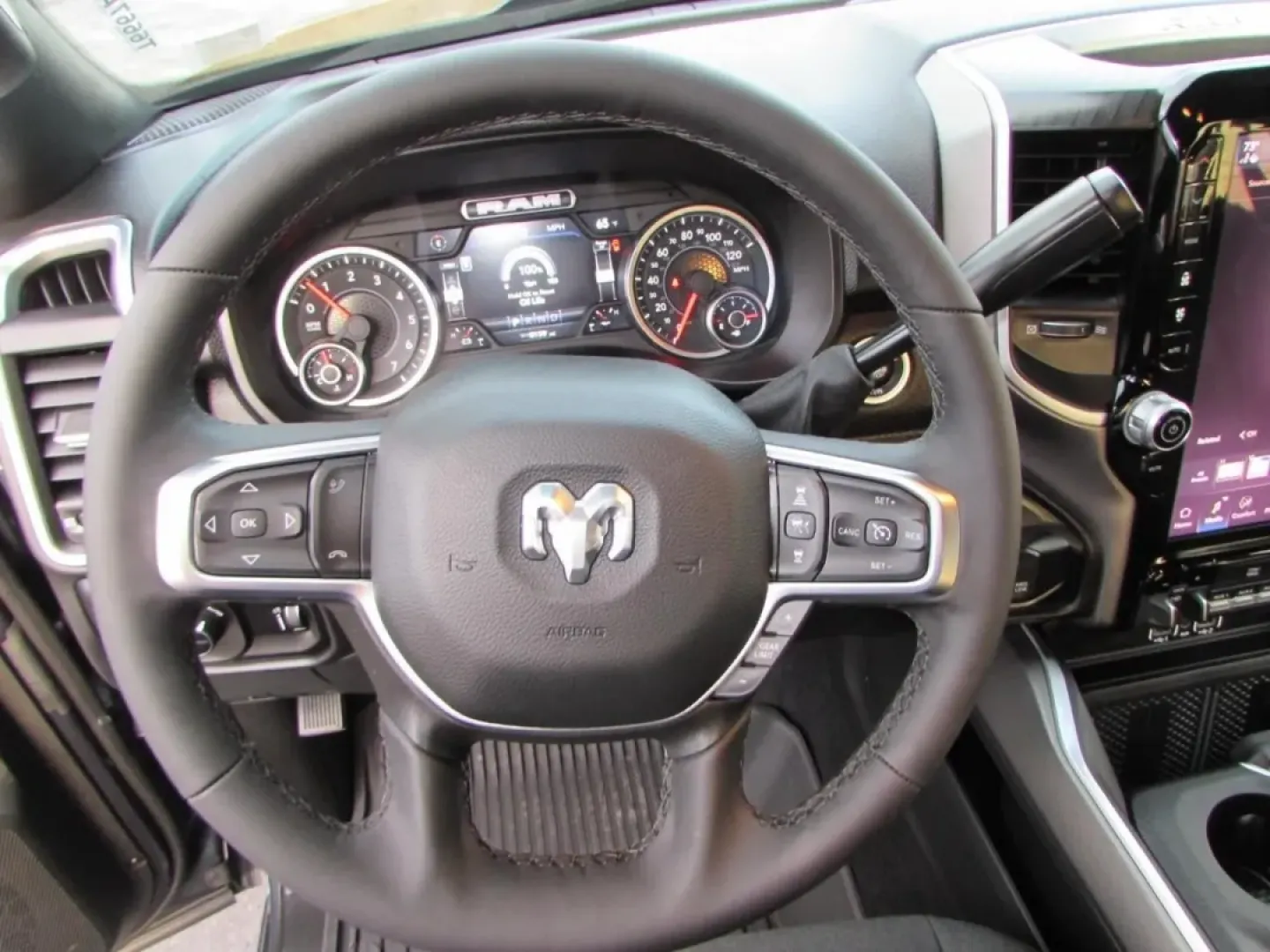 2026 /Black Ram 2500 Big Horn (3C6UR5DJ3TG) with an 6.4L V8 engine, 6A transmission, located at 12836 Highway 21, De Soto, MO, 63020, (636) 337-7777, 38.151867, -90.575615 - Looking for a vehicle that can handle both your everyday needs and your weekend adventures? Look no further than the 2026 Ram 2500 Big Horn, available now at Pettus CDJR DeSoto, your trusted OEM dealership in De Soto, MO. With its robust capabilities, this truck is designed for those who crave depen - Photo#18