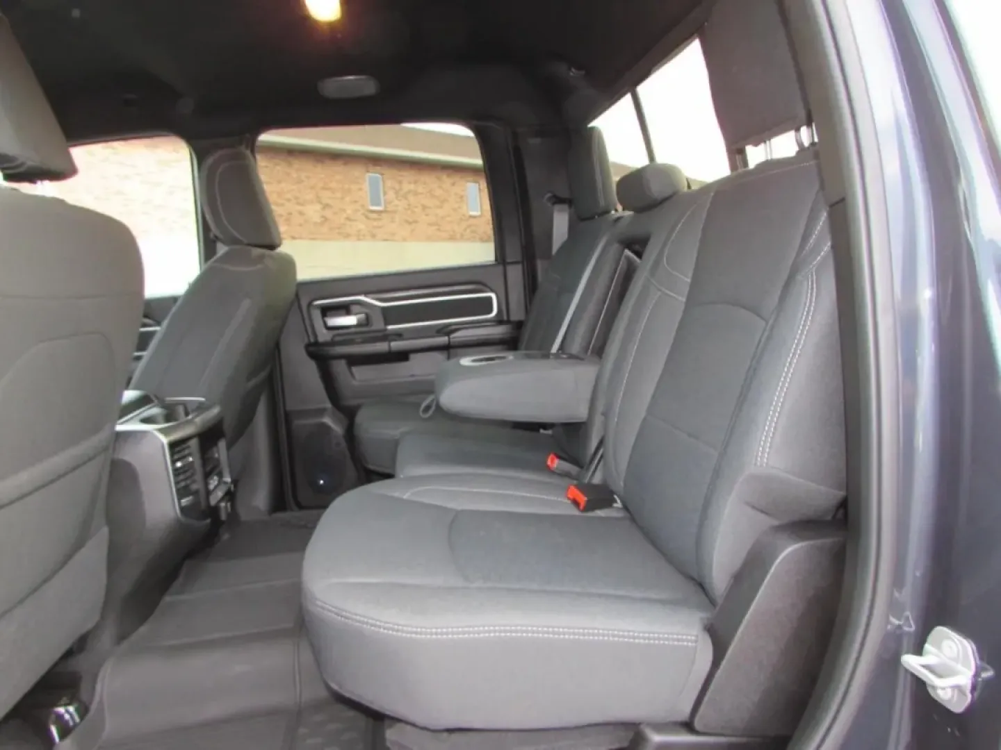 2026 /Black Ram 2500 Big Horn (3C6UR5DJ3TG) with an 6.4L V8 engine, 6A transmission, located at 12836 Highway 21, De Soto, MO, 63020, (636) 337-7777, 38.151867, -90.575615 - Looking for a vehicle that can handle both your everyday needs and your weekend adventures? Look no further than the 2026 Ram 2500 Big Horn, available now at Pettus CDJR DeSoto, your trusted OEM dealership in De Soto, MO. With its robust capabilities, this truck is designed for those who crave depen - Photo#31