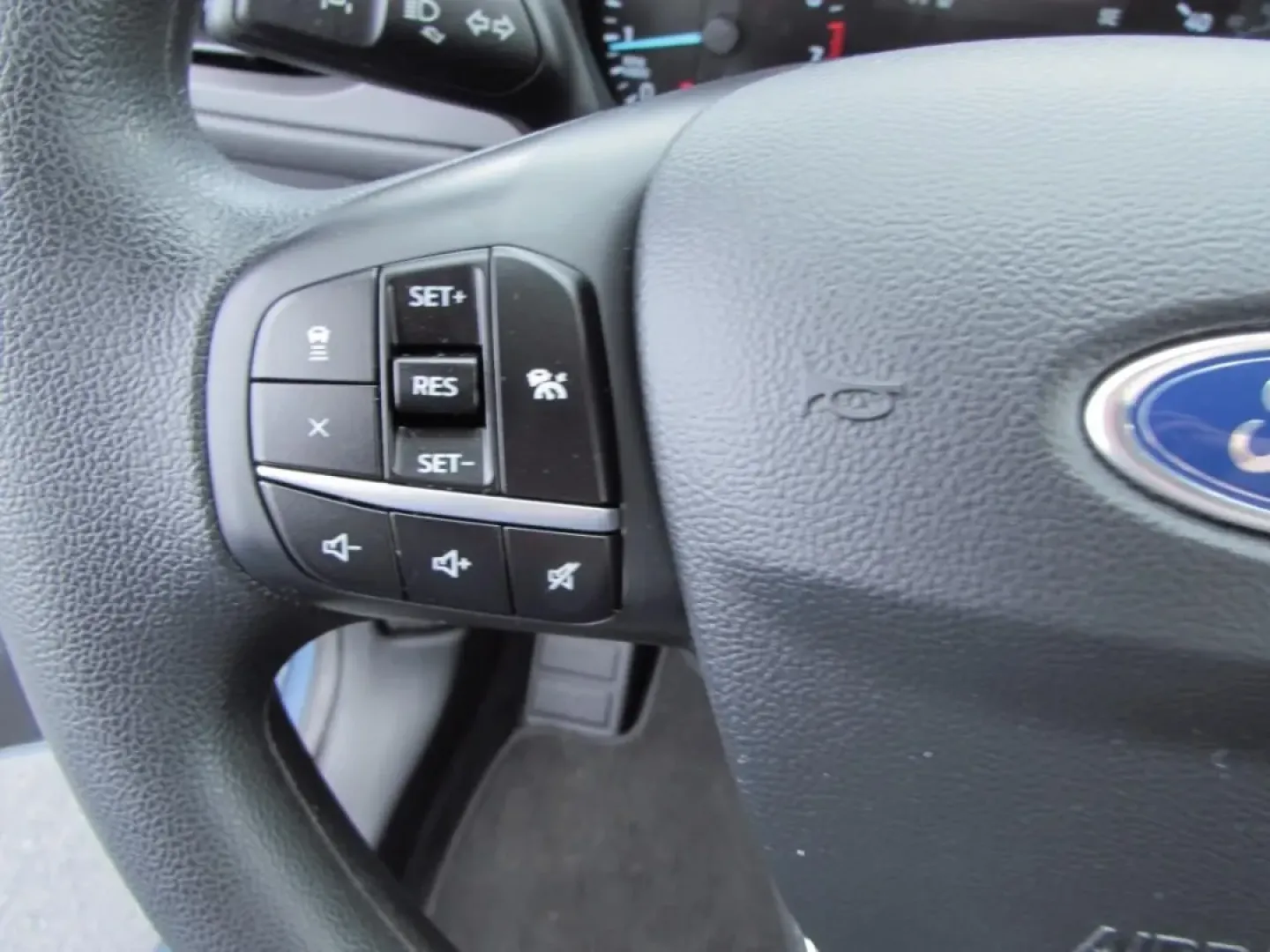 2020 /Ebony Ford Escape SE (1FMCU0G64LU) with an Other engine, Automatic transmission, located at 12836 Highway 21, De Soto, MO, 63020, (636) 337-7777, 38.151867, -90.575615 - Are you ready to elevate your lifestyle with the perfect vehicle? The 2020 Ford Escape SE is your ticket to adventure, whether you're commuting to work, embarking on weekend excursions, or just navigating the daily hustle with your growing family. At Pettus Ford De Soto, we understand that the right - Photo#10