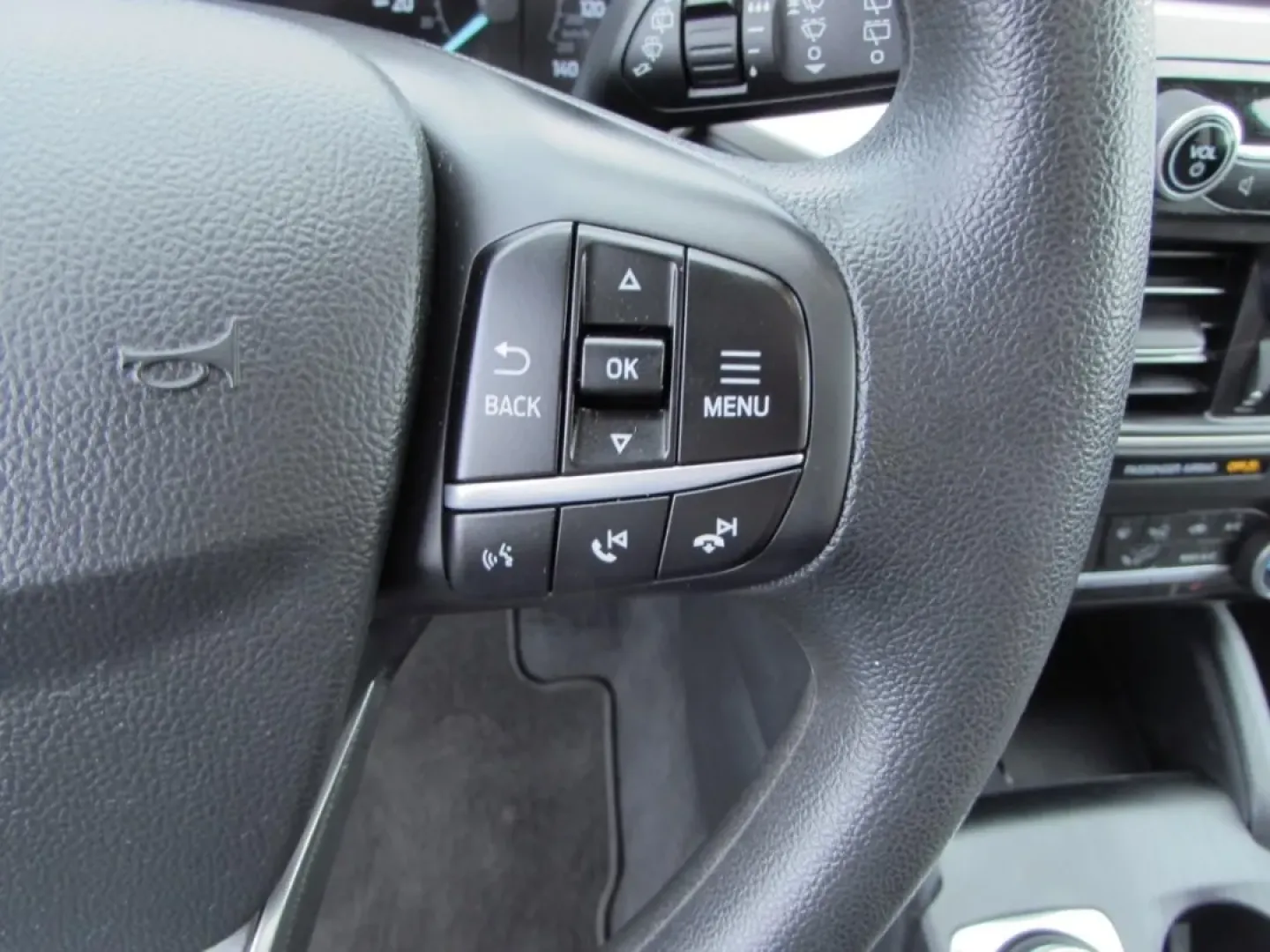 2020 /Ebony Ford Escape SE (1FMCU0G64LU) with an Other engine, Automatic transmission, located at 12836 Highway 21, De Soto, MO, 63020, (636) 337-7777, 38.151867, -90.575615 - Are you ready to elevate your lifestyle with the perfect vehicle? The 2020 Ford Escape SE is your ticket to adventure, whether you're commuting to work, embarking on weekend excursions, or just navigating the daily hustle with your growing family. At Pettus Ford De Soto, we understand that the right - Photo#11