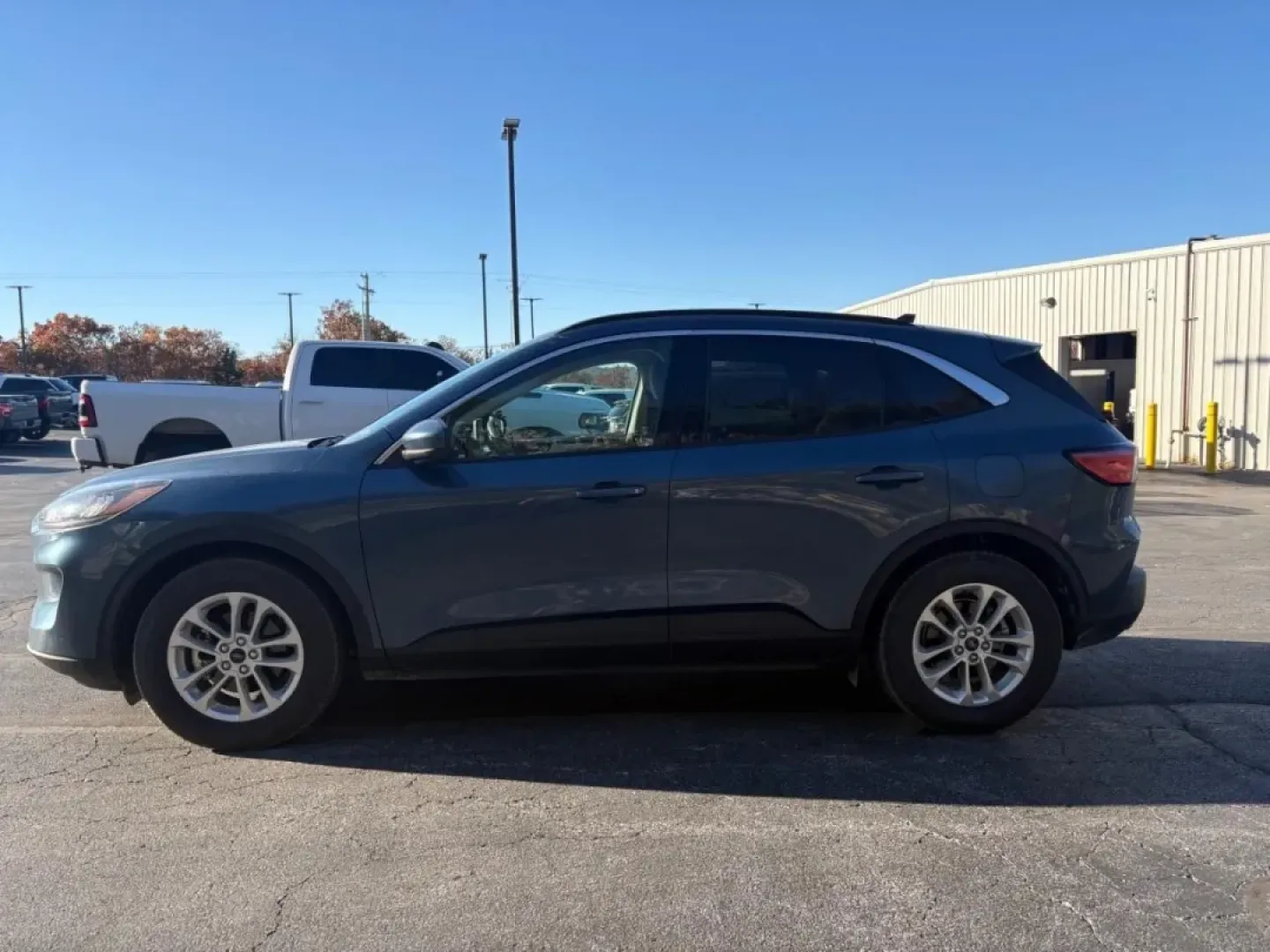 2020 /Ebony Ford Escape SE (1FMCU0G64LU) with an Other engine, Automatic transmission, located at 12836 Highway 21, De Soto, MO, 63020, (636) 337-7777, 38.151867, -90.575615 - Are you ready to elevate your lifestyle with the perfect vehicle? The 2020 Ford Escape SE is your ticket to adventure, whether you're commuting to work, embarking on weekend excursions, or just navigating the daily hustle with your growing family. At Pettus Ford De Soto, we understand that the right - Photo#1