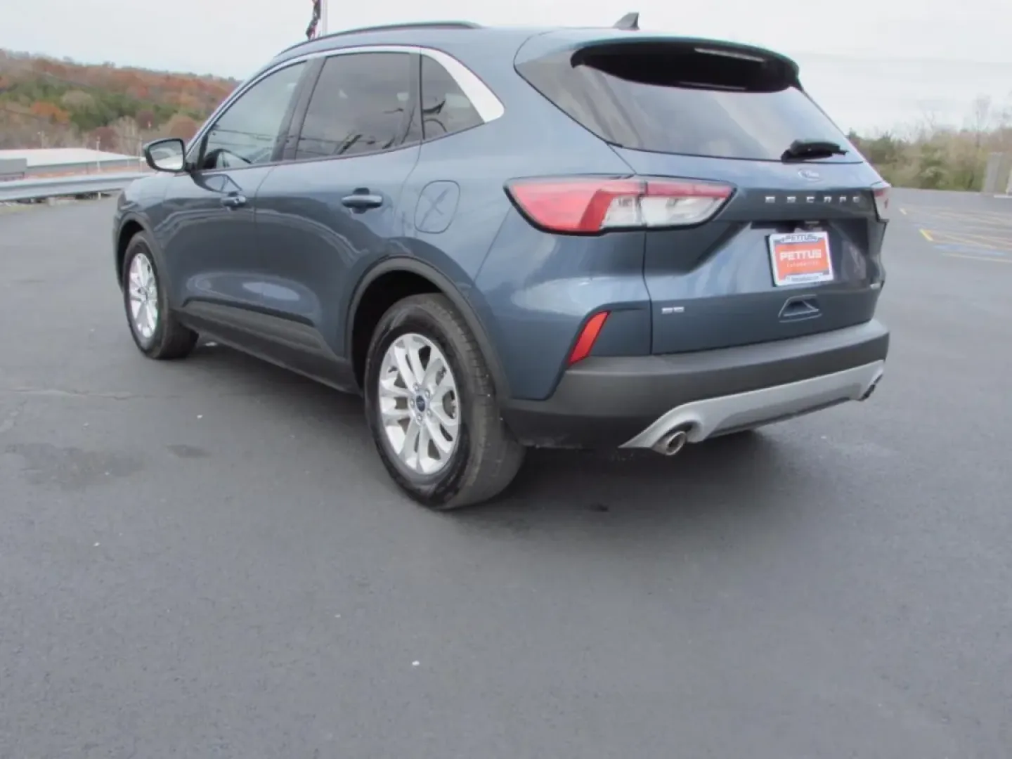2020 /Ebony Ford Escape SE (1FMCU0G64LU) with an Other engine, Automatic transmission, located at 12836 Highway 21, De Soto, MO, 63020, (636) 337-7777, 38.151867, -90.575615 - Are you ready to elevate your lifestyle with the perfect vehicle? The 2020 Ford Escape SE is your ticket to adventure, whether you're commuting to work, embarking on weekend excursions, or just navigating the daily hustle with your growing family. At Pettus Ford De Soto, we understand that the right - Photo#29