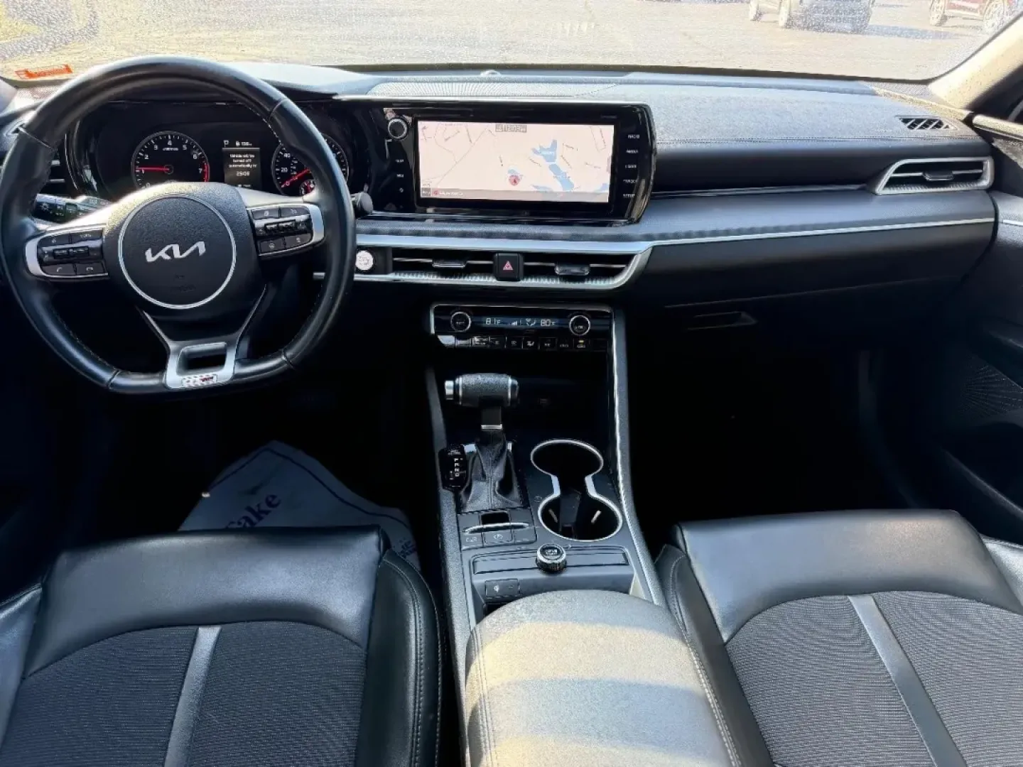2022 /Black Leather Kia K5 GT-Line (5XXG64J20NG) with an 1.6L Turbo GDI DOHC I4 engine, Automatic transmission, located at 970 Woodlawn Dr., Farmington, MO, 63640, (573) 431-7800, 37.825642, -90.468674 - Discover the perfect blend of style, efficiency, and comfort with the 2022 Kia K5 GT-Line, an exceptional choice for those seeking a reliable yet luxurious ride. Whether you're commuting to work, taking the family on a weekend getaway, or simply running errands around Farmington, MO, this four-door - Photo#10