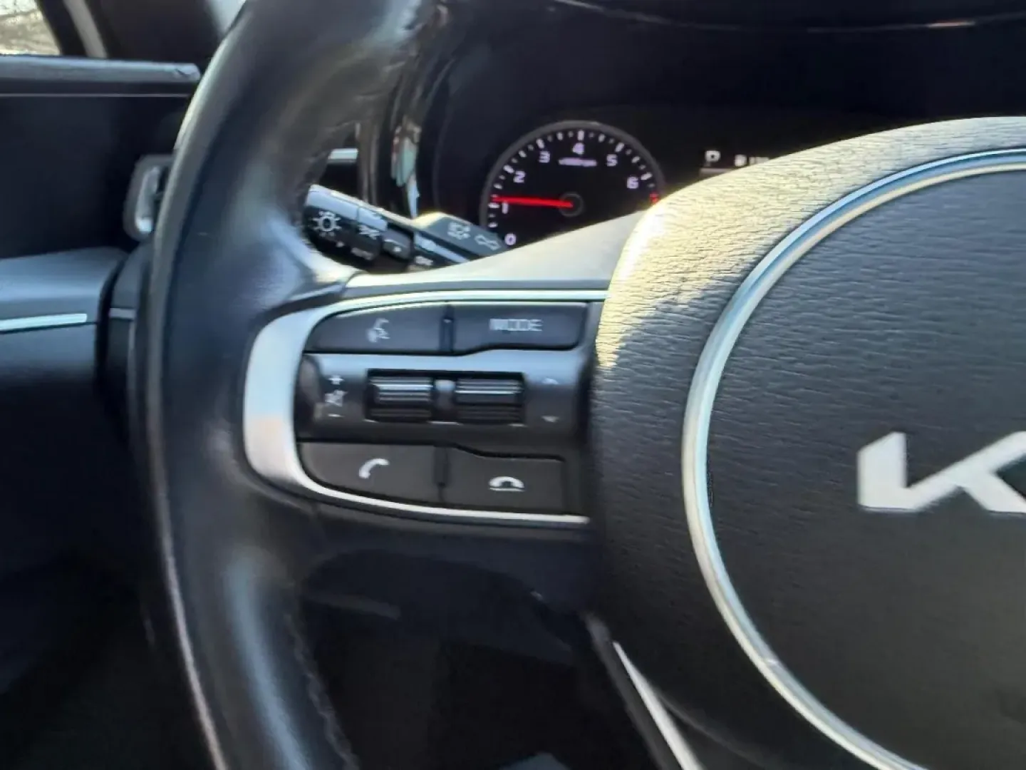 2022 /Black Leather Kia K5 GT-Line (5XXG64J20NG) with an 1.6L Turbo GDI DOHC I4 engine, Automatic transmission, located at 970 Woodlawn Dr., Farmington, MO, 63640, (573) 431-7800, 37.825642, -90.468674 - Discover the perfect blend of style, efficiency, and comfort with the 2022 Kia K5 GT-Line, an exceptional choice for those seeking a reliable yet luxurious ride. Whether you're commuting to work, taking the family on a weekend getaway, or simply running errands around Farmington, MO, this four-door - Photo#12