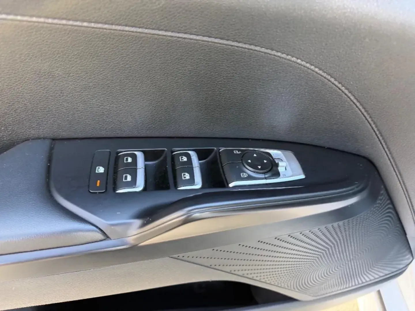 2022 /Black Leather Kia K5 GT-Line (5XXG64J20NG) with an 1.6L Turbo GDI DOHC I4 engine, Automatic transmission, located at 970 Woodlawn Dr., Farmington, MO, 63640, (573) 431-7800, 37.825642, -90.468674 - Discover the perfect blend of style, efficiency, and comfort with the 2022 Kia K5 GT-Line, an exceptional choice for those seeking a reliable yet luxurious ride. Whether you're commuting to work, taking the family on a weekend getaway, or simply running errands around Farmington, MO, this four-door - Photo#18