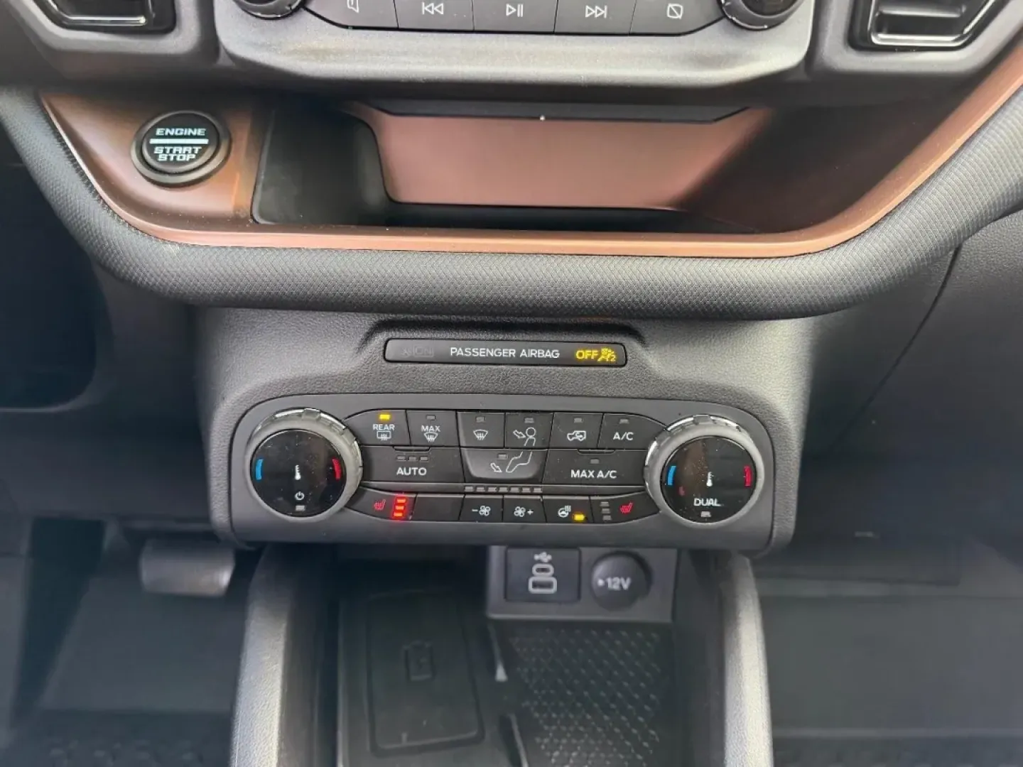 2024 /Ebony/Roast Leather Ford Bronco Sport Badlands (3FMCR9D99RR) with an 2.0L EcoBoost engine, Automatic transmission, located at 141 Commercial Dr, Fredericktown, MO, 63645, (573) 783-6432, 37.570087, -90.320648 - **Unleash Your Adventurous Spirit with the 2024 Ford Bronco Sport Badlands Edition!**<br /> <br /> Are you ready to elevate your outdoor adventures and family outings? Look no further than the 2024 Ford Bronco Sport, an SUV designed for thrill-seekers and everyday commuters alike. Whether you're tac - Photo#15