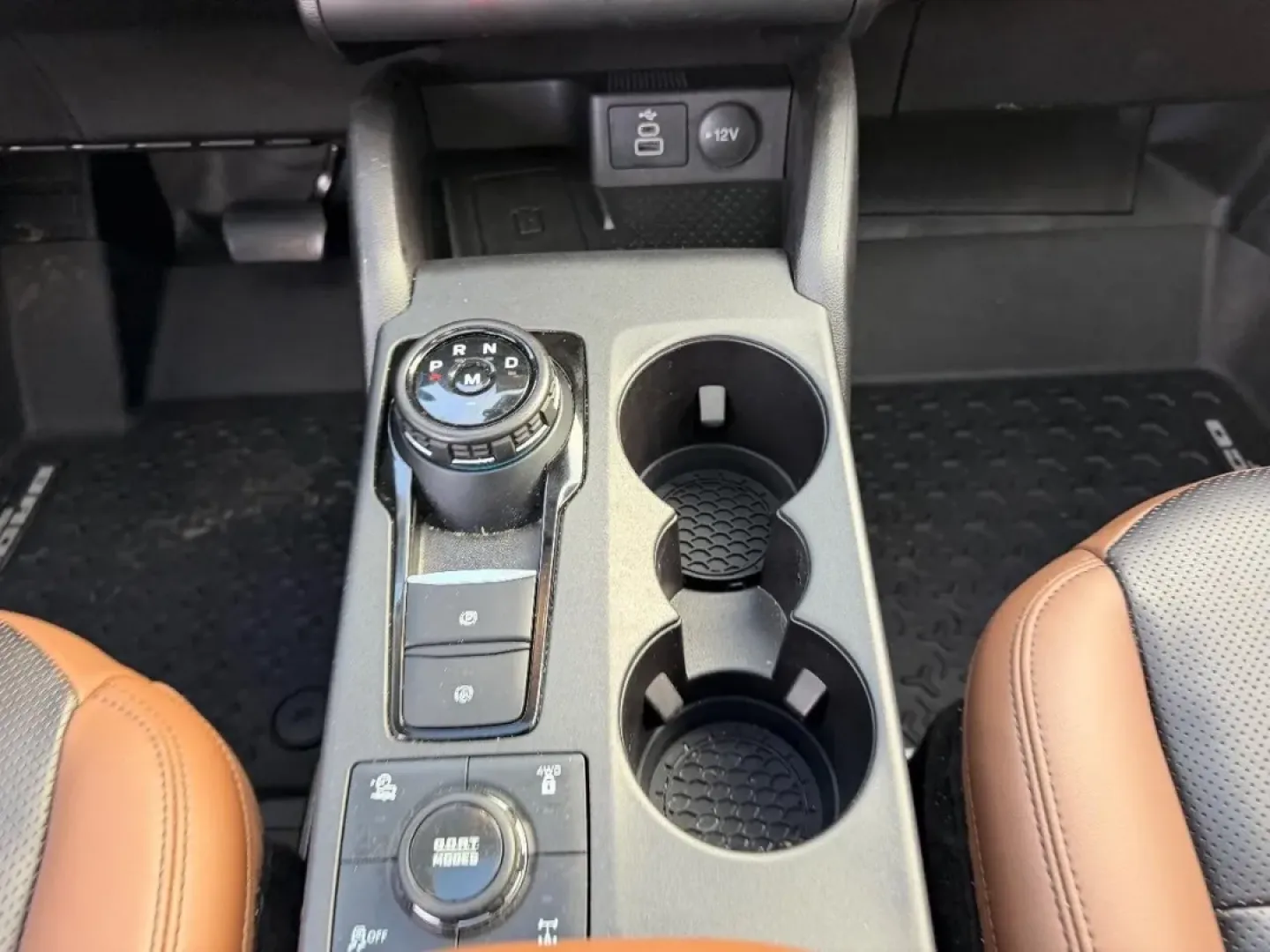 2024 /Ebony/Roast Leather Ford Bronco Sport Badlands (3FMCR9D99RR) with an 2.0L EcoBoost engine, Automatic transmission, located at 141 Commercial Dr, Fredericktown, MO, 63645, (573) 783-6432, 37.570087, -90.320648 - **Unleash Your Adventurous Spirit with the 2024 Ford Bronco Sport Badlands Edition!**<br /> <br /> Are you ready to elevate your outdoor adventures and family outings? Look no further than the 2024 Ford Bronco Sport, an SUV designed for thrill-seekers and everyday commuters alike. Whether you're tac - Photo#16