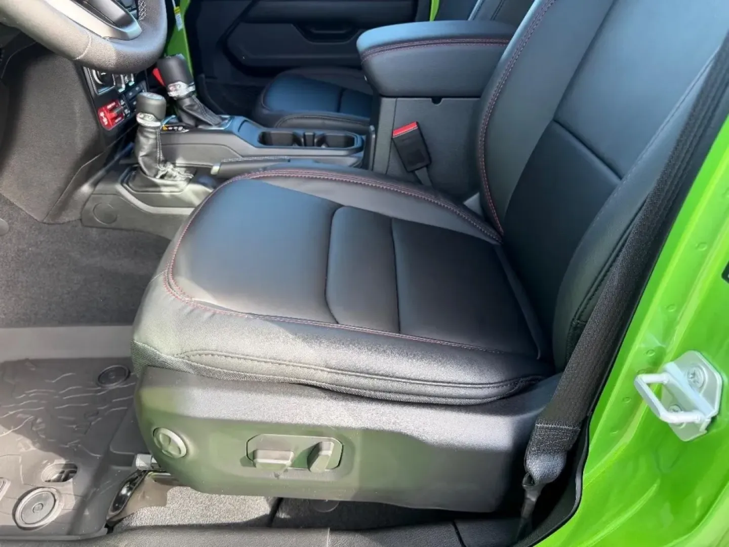 2026 /Black Leather Jeep Wrangler Rubicon (1C4PJXFG6TW) with an 3.6L V6 engine, located at 970 Woodlawn Dr., Farmington, MO, 63640, (573) 431-7800, 37.825642, -90.468674 - **Unleash Your Adventurous Spirit with the 2026 Jeep Wrangler Rubicon at Pettus CDJR Farmington!**<br /> <br /> Are you ready to conquer the great outdoors or tackle your daily commute with style? The 2026 Jeep Wrangler Rubicon is the perfect blend of rugged capability and modern comfort, making it - Photo#18