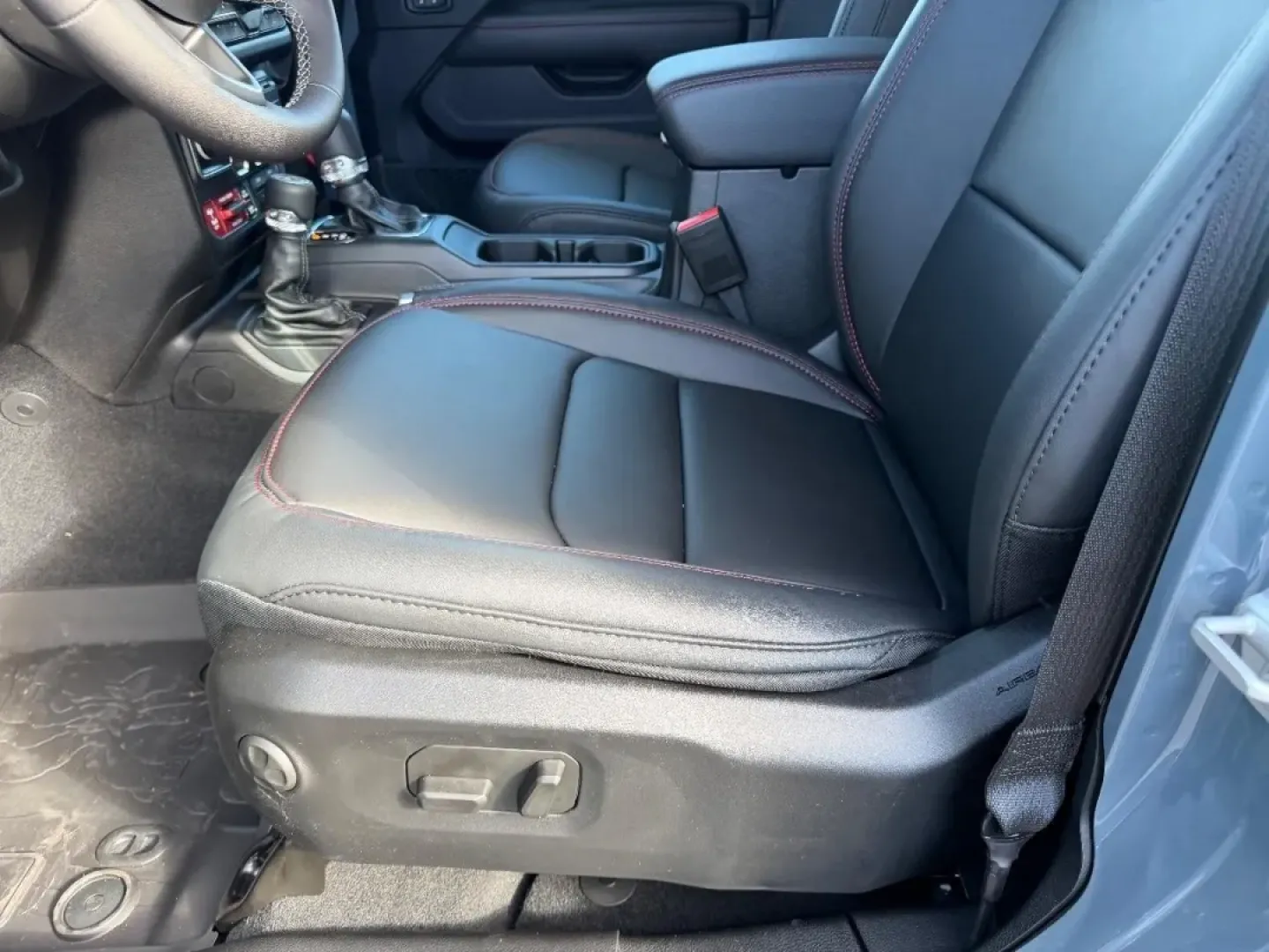 2026 /Black Leather Jeep Wrangler Rubicon X (1C4RJXFG3TW) with an 3.6L V6 engine, located at 970 Woodlawn Dr., Farmington, MO, 63640, (573) 431-7800, 37.825642, -90.468674 - **Unleash Your Adventurous Spirit with the 2026 Jeep Wrangler Rubicon X!** <br /> <br /> Are you ready to conquer the great outdoors and embark on unforgettable journeys with family and friends? The 2026 Jeep Wrangler Rubicon X, available at Pettus CDJR Farmington, is your ultimate companion for wee - Photo#18