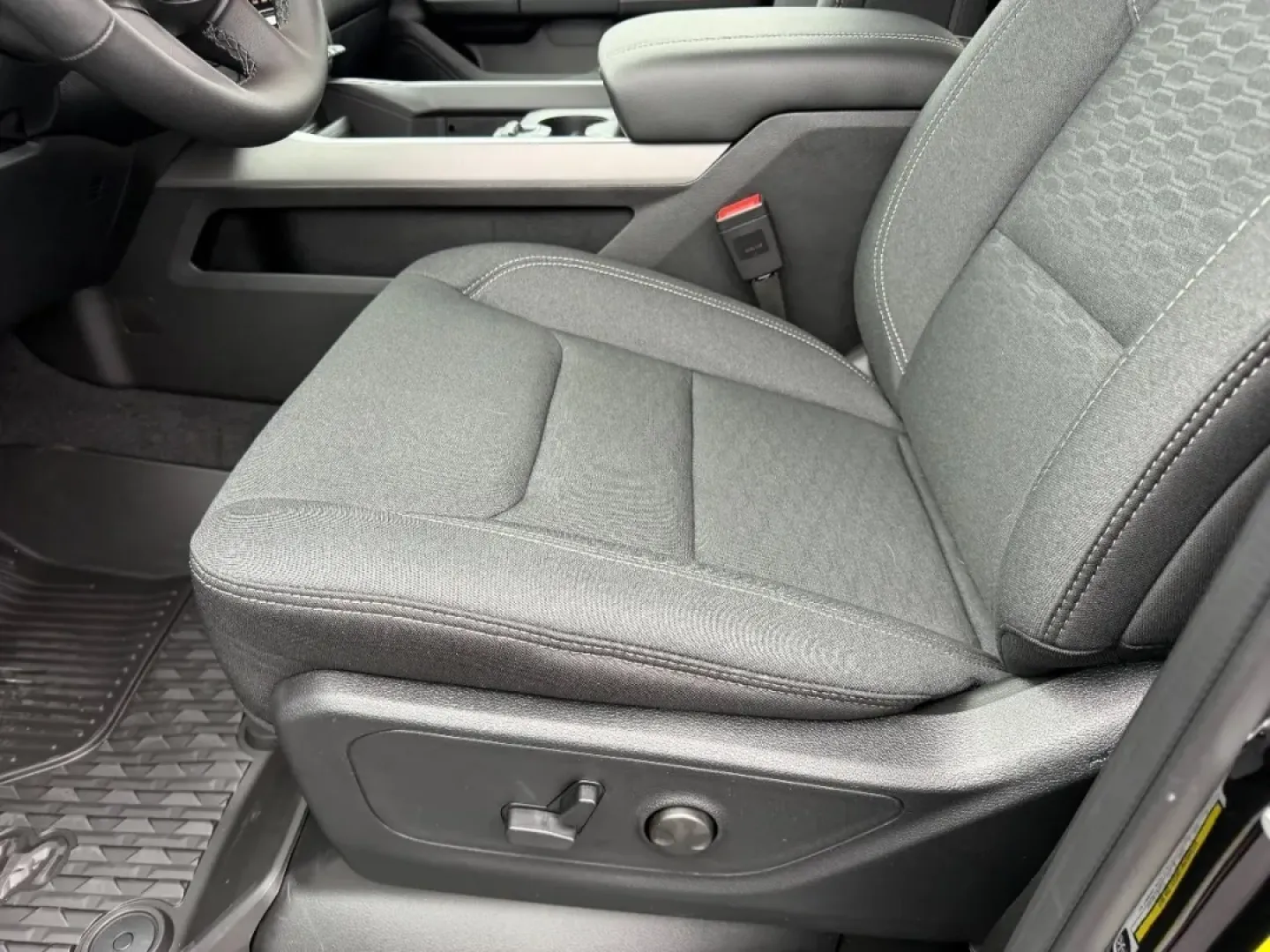 2026 /Black Cloth Ram 1500 Big Horn/Lone Star (1C6SRFFP7TN) with an 3.0L Straight 6 engine, located at 970 Woodlawn Dr., Farmington, MO, 63640, (573) 431-7800, 37.825642, -90.468674 - NEW 2026 Ram 1500 Big Horn/Lone Star from Pettus CDJR Farmington, Farmington MO. - Photo#18