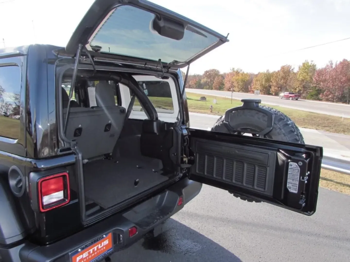 2026 /Black Jeep Wrangler Willys (1C4PJXDG7TW) with an Other engine, located at 12830 Highway 21, De Soto, MO, 63020, (636) 337-7777, 38.153099, -90.573624 - Discover the thrill of adventure with the 2026 Jeep Wrangler, now available at Pettus CDJR DeSoto! This extraordinary SUV is not just a vehicle; it's your gateway to the great outdoors! Whether you're planning weekend getaways to the nearby Ozark National Scenic Riverways or simply navigating the bu - Photo#25