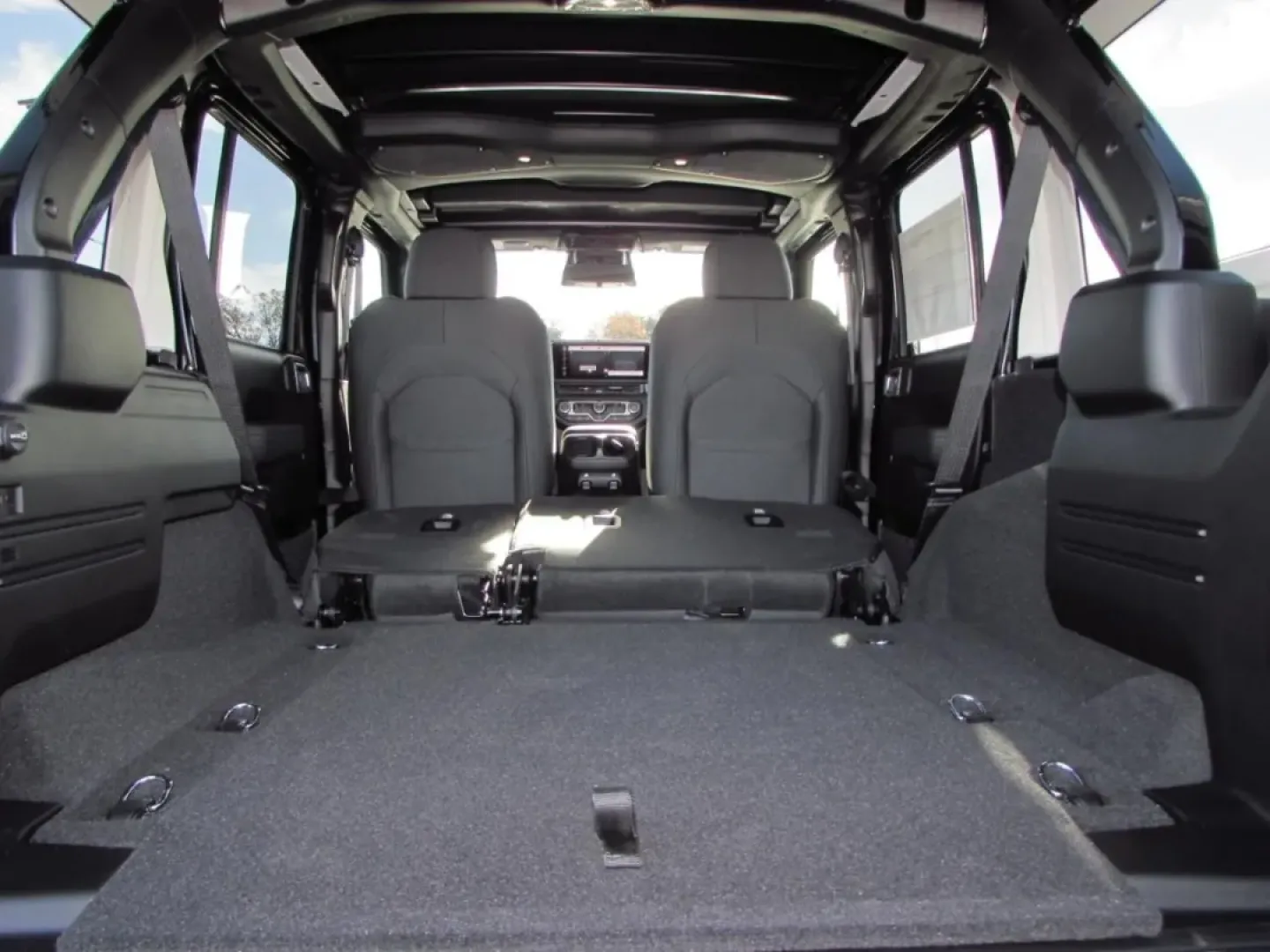 2026 /Black Jeep Wrangler Willys (1C4PJXDG7TW) with an Other engine, located at 12830 Highway 21, De Soto, MO, 63020, (636) 337-7777, 38.153099, -90.573624 - Discover the thrill of adventure with the 2026 Jeep Wrangler, now available at Pettus CDJR DeSoto! This extraordinary SUV is not just a vehicle; it's your gateway to the great outdoors! Whether you're planning weekend getaways to the nearby Ozark National Scenic Riverways or simply navigating the bu - Photo#27