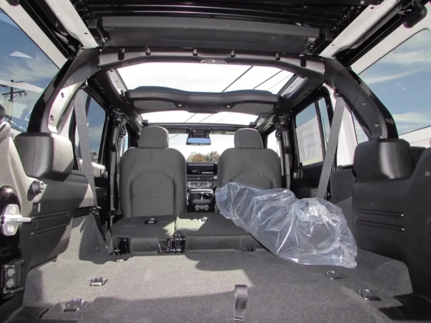 2026 /Black Jeep Wrangler Willys (1C4PJXDG7TW) with an Other engine, located at 12830 Highway 21, De Soto, MO, 63020, (636) 337-7777, 38.153099, -90.573624 - Discover the thrill of adventure with the 2026 Jeep Wrangler, now available at Pettus CDJR DeSoto! This extraordinary SUV is not just a vehicle; it's your gateway to the great outdoors! Whether you're planning weekend getaways to the nearby Ozark National Scenic Riverways or simply navigating the bu - Photo#29