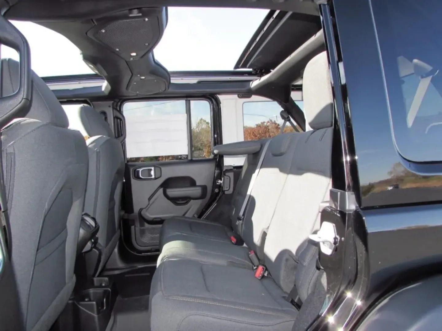 2026 /Black Jeep Wrangler Willys (1C4PJXDG7TW) with an Other engine, located at 12830 Highway 21, De Soto, MO, 63020, (636) 337-7777, 38.153099, -90.573624 - Discover the thrill of adventure with the 2026 Jeep Wrangler, now available at Pettus CDJR DeSoto! This extraordinary SUV is not just a vehicle; it's your gateway to the great outdoors! Whether you're planning weekend getaways to the nearby Ozark National Scenic Riverways or simply navigating the bu - Photo#31