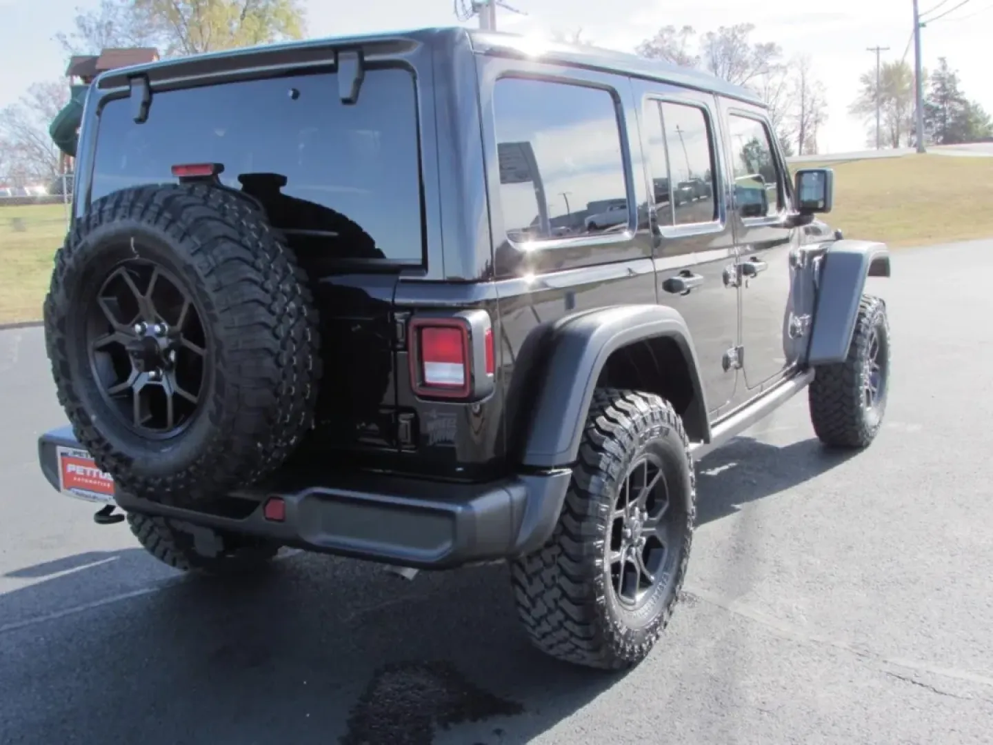 2026 /Black Jeep Wrangler Willys (1C4PJXDG7TW) with an Other engine, located at 12830 Highway 21, De Soto, MO, 63020, (636) 337-7777, 38.153099, -90.573624 - Discover the thrill of adventure with the 2026 Jeep Wrangler, now available at Pettus CDJR DeSoto! This extraordinary SUV is not just a vehicle; it's your gateway to the great outdoors! Whether you're planning weekend getaways to the nearby Ozark National Scenic Riverways or simply navigating the bu - Photo#6