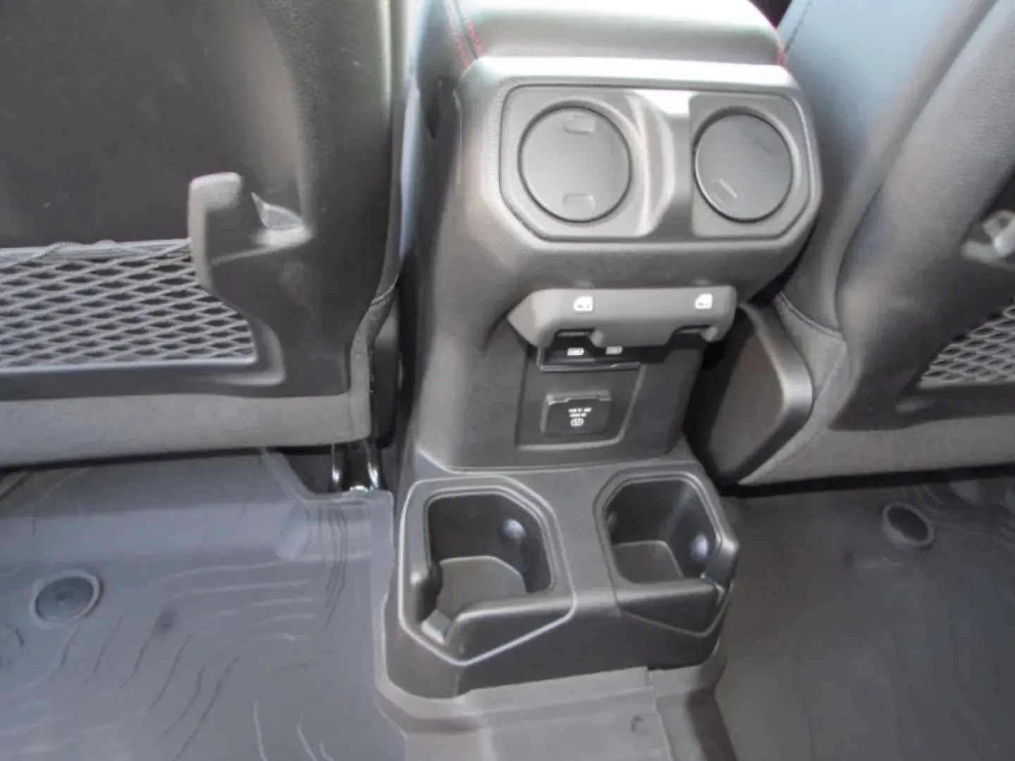 2026 /Black Jeep Gladiator Rubicon (1C6RJTBG5TL) with an Other engine, located at 12830 Highway 21, De Soto, MO, 63020, (636) 337-7777, 38.153099, -90.573624 - **Adventure Awaits with This 2026 Jeep Gladiator Perfect for Weekend Warriors and Daily Drivers Alike!**<br /> <br /> Are you ready to elevate your lifestyle with the perfect blend of ruggedness and comfort? Look no further than the 2026 Jeep Gladiator available now at Pettus CDJR DeSoto, your trus - Photo#27