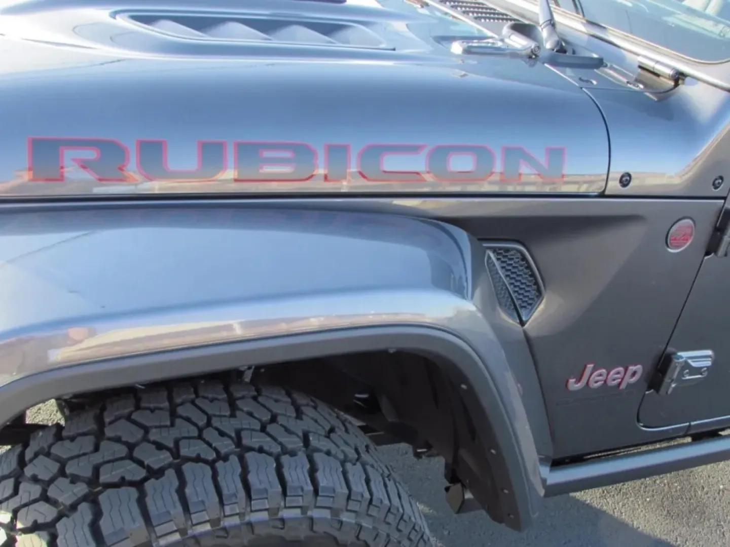 2026 /Black Jeep Gladiator Rubicon (1C6RJTBG7TL) with an Other engine, located at 12830 Highway 21, De Soto, MO, 63020, (636) 337-7777, 38.153099, -90.573624 - Are you ready to elevate your weekend adventures and weekday commutes? Look no further than this stunning 2026 Jeep Gladiator, now available at Pettus CDJR DeSoto, your trusted OEM dealership located at 12830 Highway 21 in De Soto, MO. With just 5 miles on the odometer, this pre-owned vehicle stands - Photo#9