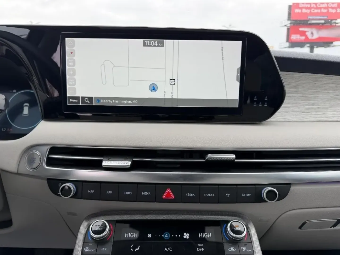 2024 /Navy/Beige Leather Hyundai Palisade Calligraphy (KM8R7DGE5RU) with an 3.8L GDI D-CVVT V6 engine, Automatic transmission, located at 970 Woodlawn Dr., Farmington, MO, 63640, (573) 431-7800, 37.825642, -90.468674 - **Explore the Open Road in Style with the 2024 Hyundai Palisade Calligraphy at Pettus CDJR Farmington!**<br /> <br /> Imagine your family embarking on a weekend getaway, the sun shining, and the open road ahead. With the 2024 Hyundai Palisade, this dream is a reality! This spacious SUV is designed f - Photo#17