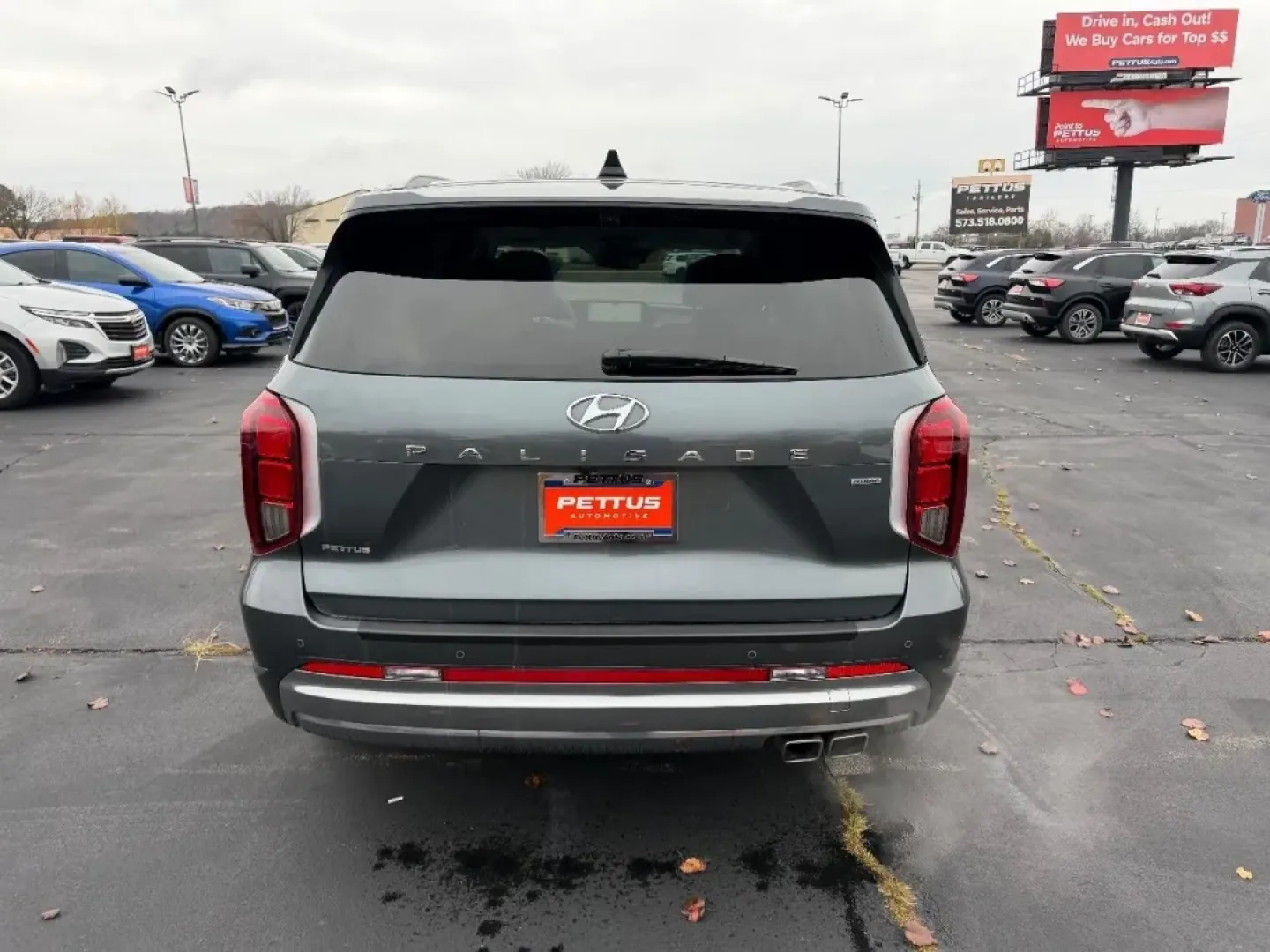 2024 /Navy/Beige Leather Hyundai Palisade Calligraphy (KM8R7DGE5RU) with an 3.8L GDI D-CVVT V6 engine, Automatic transmission, located at 970 Woodlawn Dr., Farmington, MO, 63640, (573) 431-7800, 37.825642, -90.468674 - **Explore the Open Road in Style with the 2024 Hyundai Palisade Calligraphy at Pettus CDJR Farmington!**<br /> <br /> Imagine your family embarking on a weekend getaway, the sun shining, and the open road ahead. With the 2024 Hyundai Palisade, this dream is a reality! This spacious SUV is designed f - Photo#3