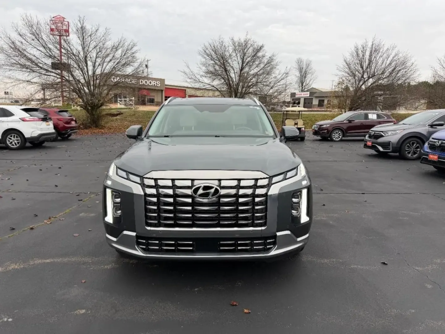 2024 /Navy/Beige Leather Hyundai Palisade Calligraphy (KM8R7DGE5RU) with an 3.8L GDI D-CVVT V6 engine, Automatic transmission, located at 970 Woodlawn Dr., Farmington, MO, 63640, (573) 431-7800, 37.825642, -90.468674 - **Explore the Open Road in Style with the 2024 Hyundai Palisade Calligraphy at Pettus CDJR Farmington!**<br /> <br /> Imagine your family embarking on a weekend getaway, the sun shining, and the open road ahead. With the 2024 Hyundai Palisade, this dream is a reality! This spacious SUV is designed f - Photo#8