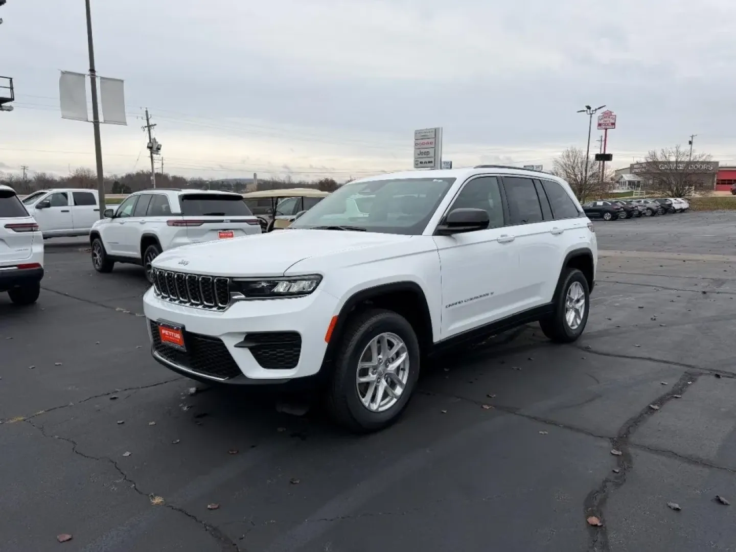 2025 /Global Black Leather Jeep Grand Cherokee Laredo X (1C4RJHAG5SC) with an 3.6L V6 24V VVT UPG I engine, Automatic transmission, located at 970 Woodlawn Dr., Farmington, MO, 63640, (573) 431-7800, 37.825642, -90.468674 - **Adventure Awaits: Explore the 2025 Jeep Grand Cherokee at Pettus CDJR Farmington**<br /> <br /> Imagine a vehicle that seamlessly blends adventure with everyday practicality-a vehicle that's not just a mode of transportation but a lifestyle choice. Whether you're a busy parent navigating the deman - Photo#7