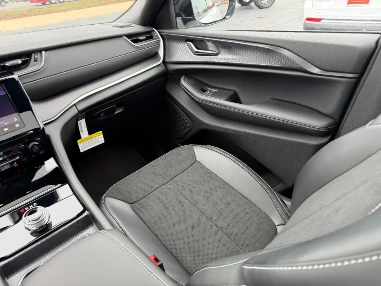 2025 /Global Black Leather Jeep Grand Cherokee Altitude X (1C4RJHAG5SC) with an 3.6L V6 24V VVT UPG I engine, Automatic transmission, located at 970 Woodlawn Dr., Farmington, MO, 63640, (573) 431-7800, 37.825642, -90.468674 - Looking for the perfect vehicle to elevate your weekend adventures or handle daily commutes with ease? Look no further! The 2025 Jeep Grand Cherokee at Pettus CDJR Farmington is the ideal SUV for those seeking a blend of rugged capability and refined comfort. Whether you're navigating the bustling s - Photo#18