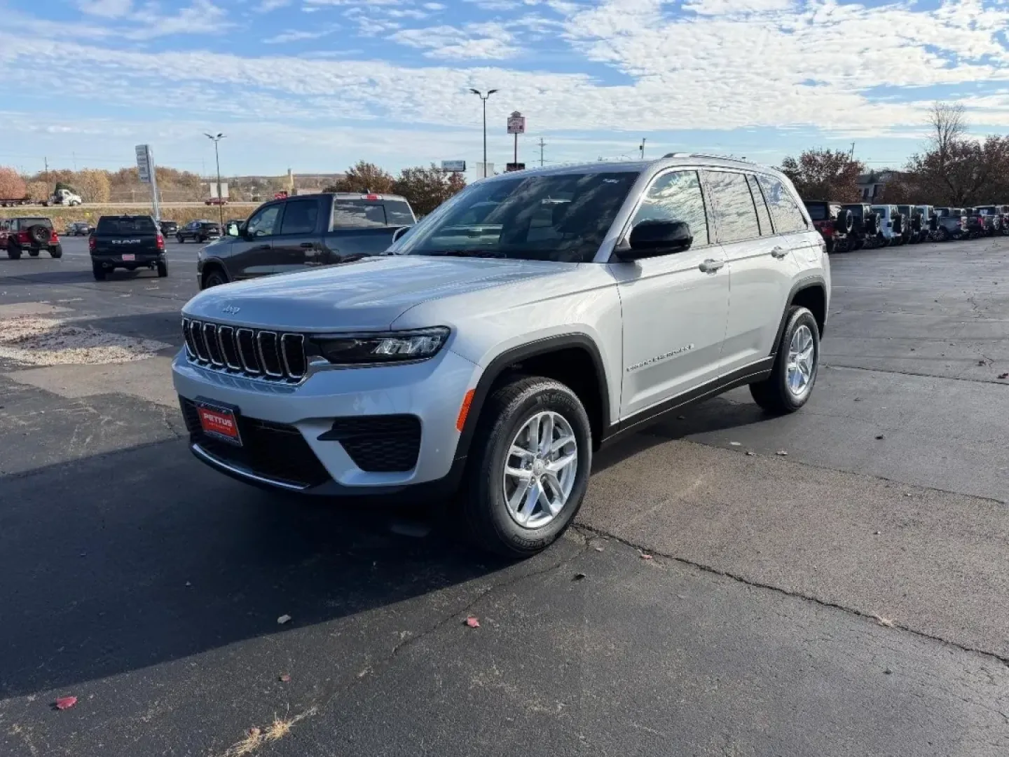 2025 /Global Black Cloth Jeep Grand Cherokee Laredo X (1C4RJHAG7SC) with an 3.6L V6 24V VVT UPG I engine, Automatic transmission, located at 970 Woodlawn Dr., Farmington, MO, 63640, (573) 431-7800, 37.825642, -90.468674 - **Adventure Awaits with the 2025 Jeep Grand Cherokee at Pettus CDJR Farmington!**<br /> <br /> If you crave thrilling weekend escapades, family road trips, or simply a dependable vehicle for your daily commute, the 2025 Jeep Grand Cherokee is the perfect fit for your lifestyle. With unmatched versat - Photo#7